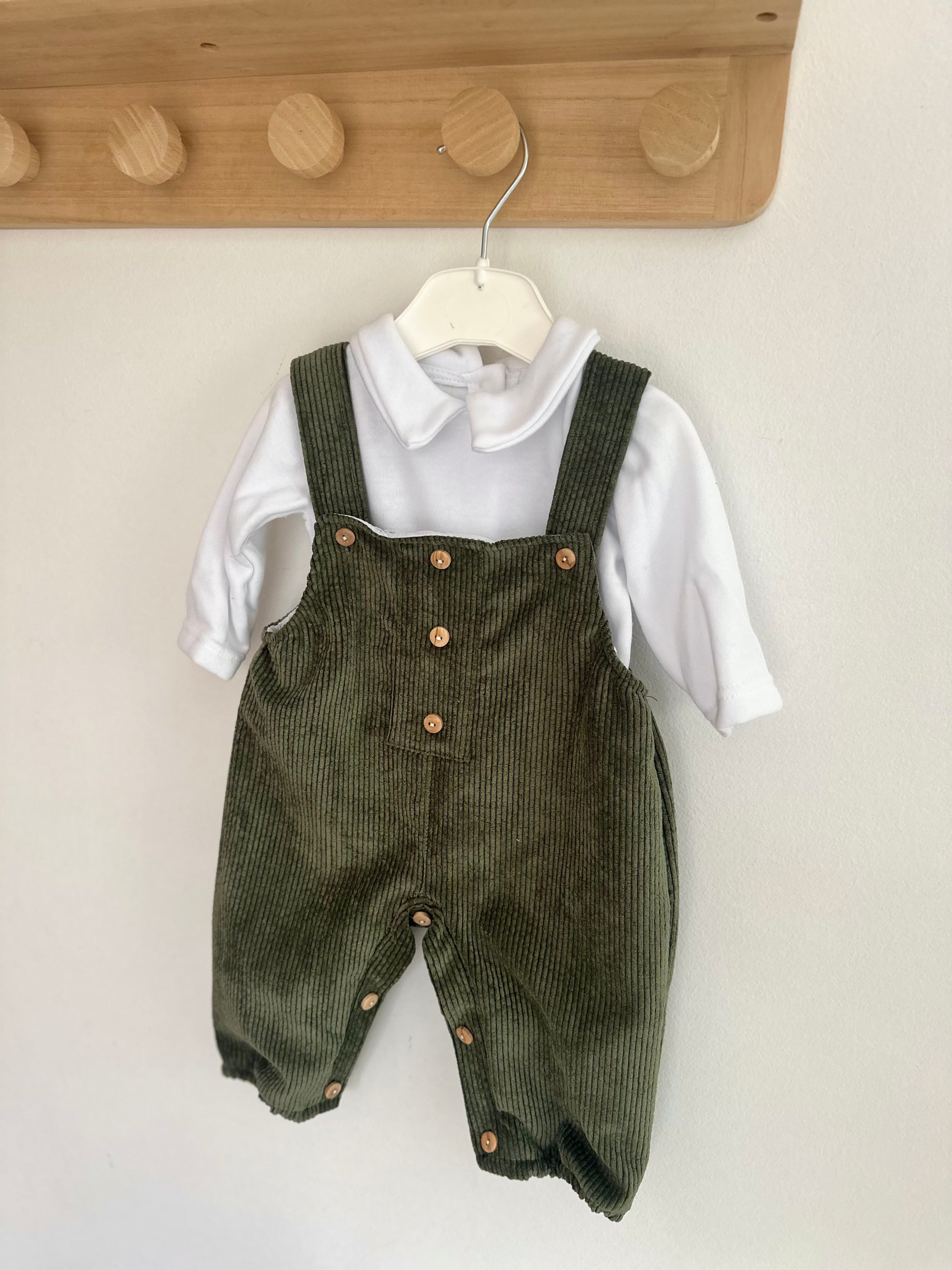 Jardineiras Bombazine Botões com camisa Verde Escuro