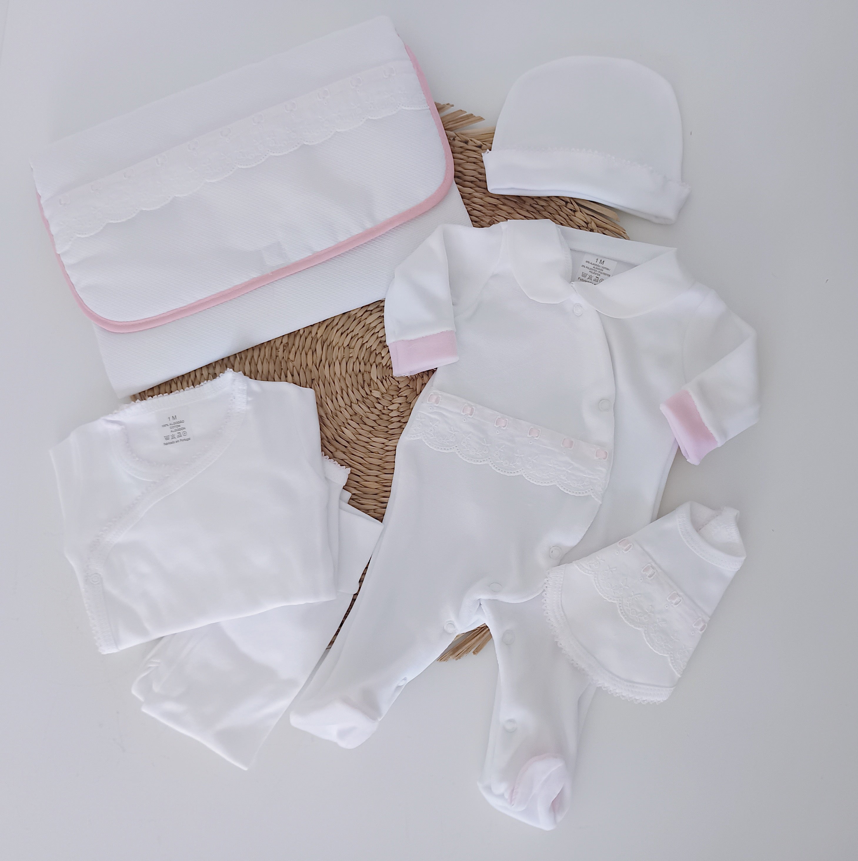 Conjunto de Primeira Roupinha Veludo Bordado Inglês Rosa