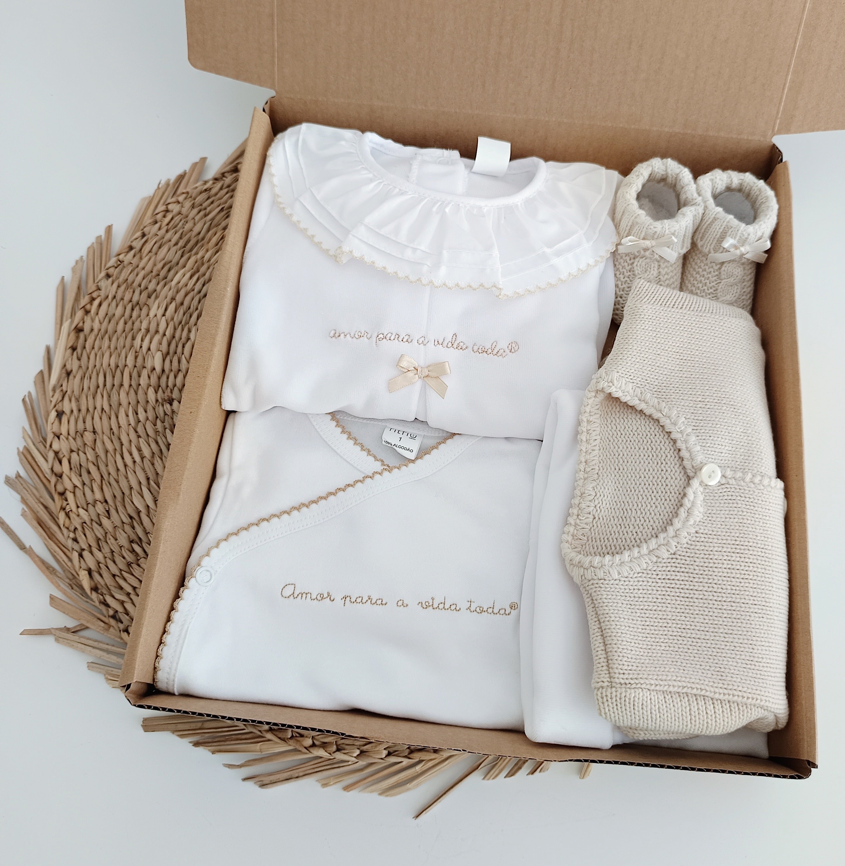 Amor Para a Vida Toda® | Conjunto Primeira Roupinha Lacinho Areia