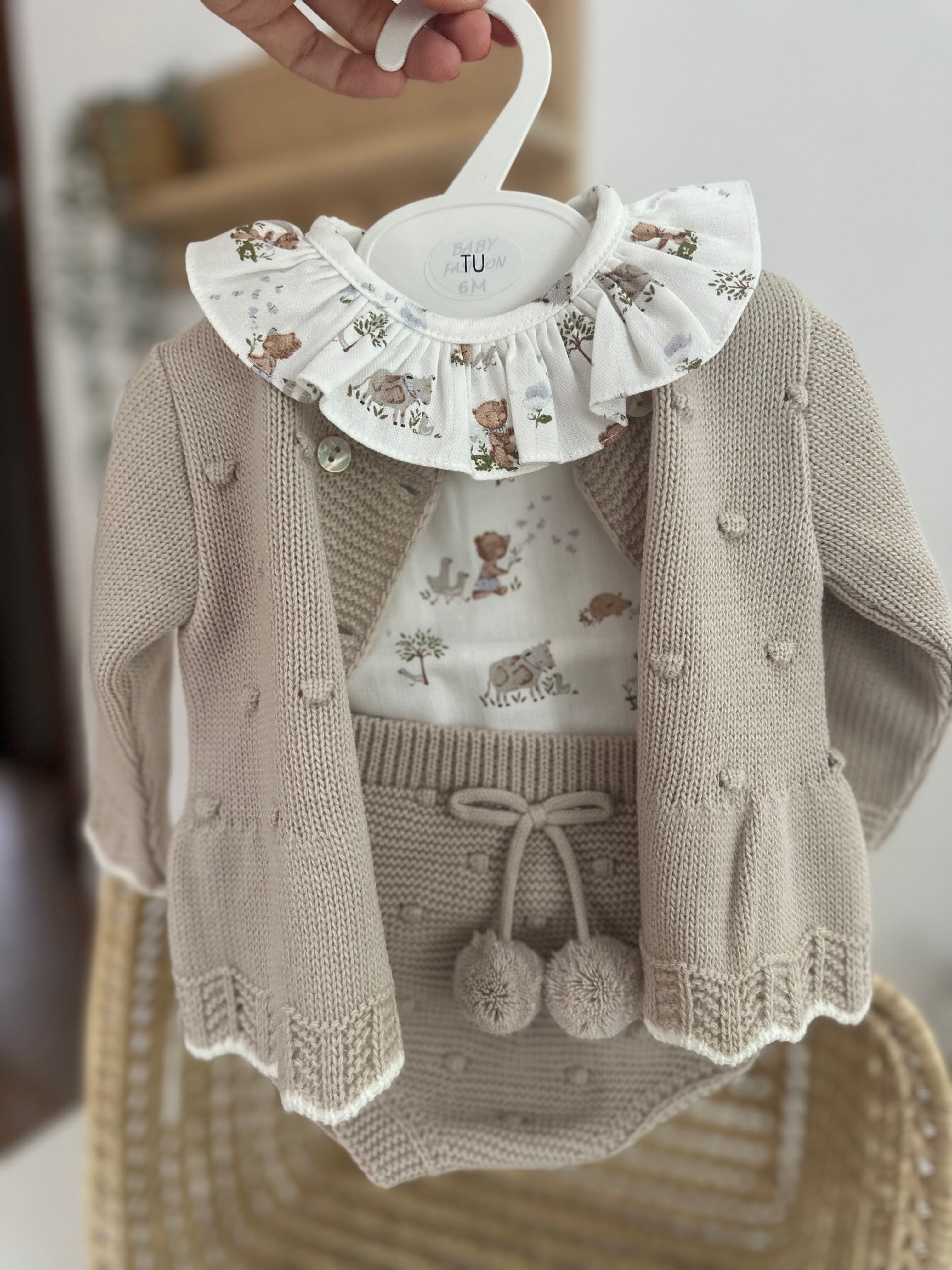 Conjunto Tapa Fraldas com Blusa e Casaco de Malha Ursinhos Areia