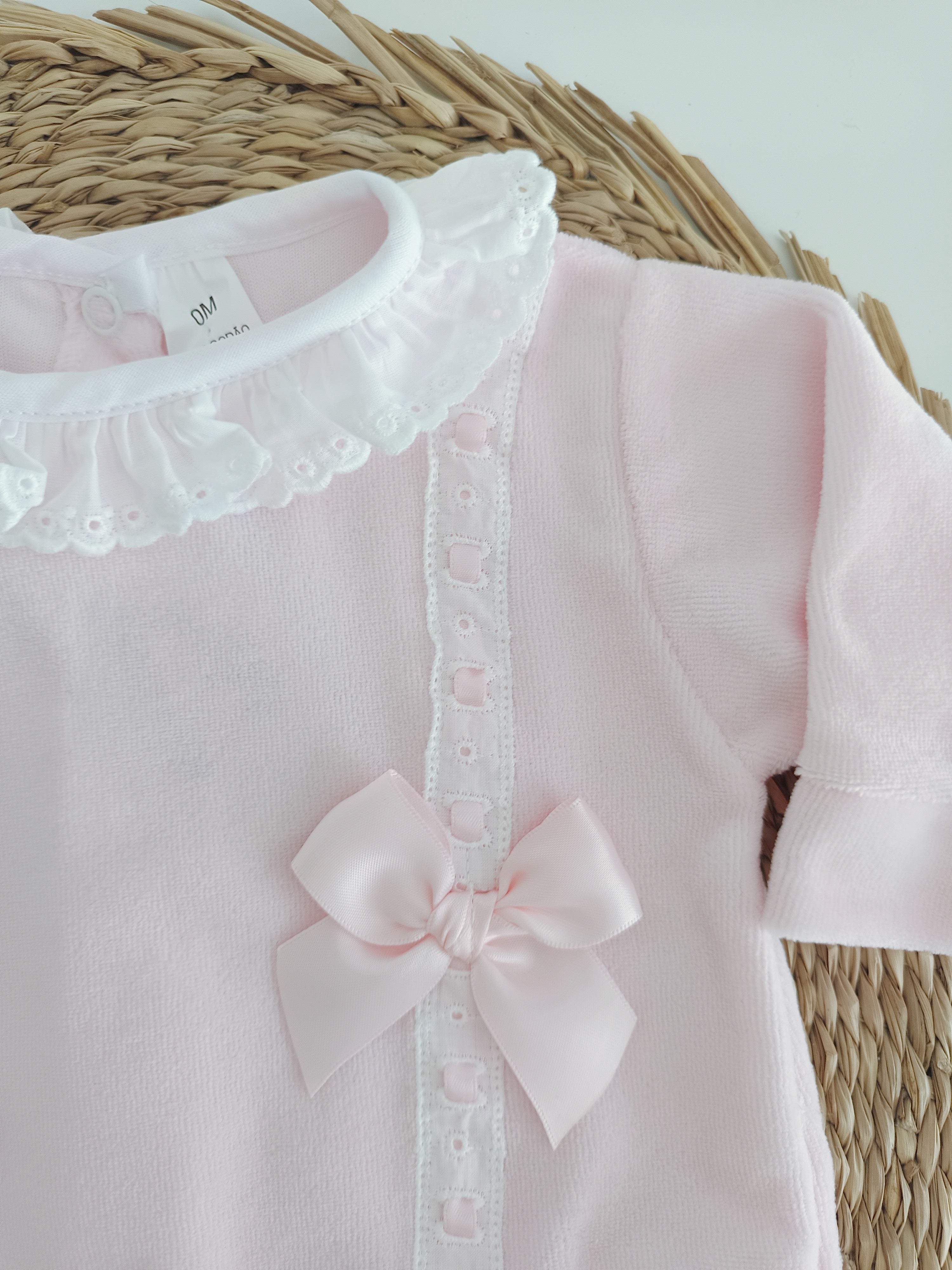 Babygrow de Veludo Renda Rosa