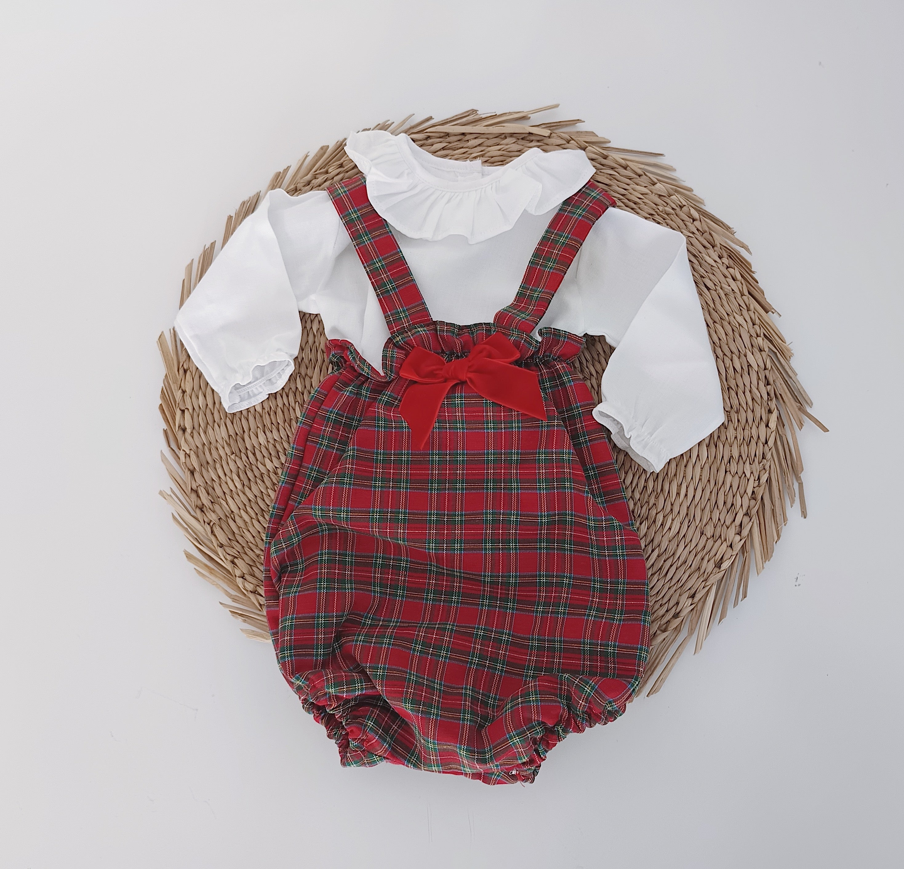 Fofo Xadrez com Blusa de Folho Vermelho