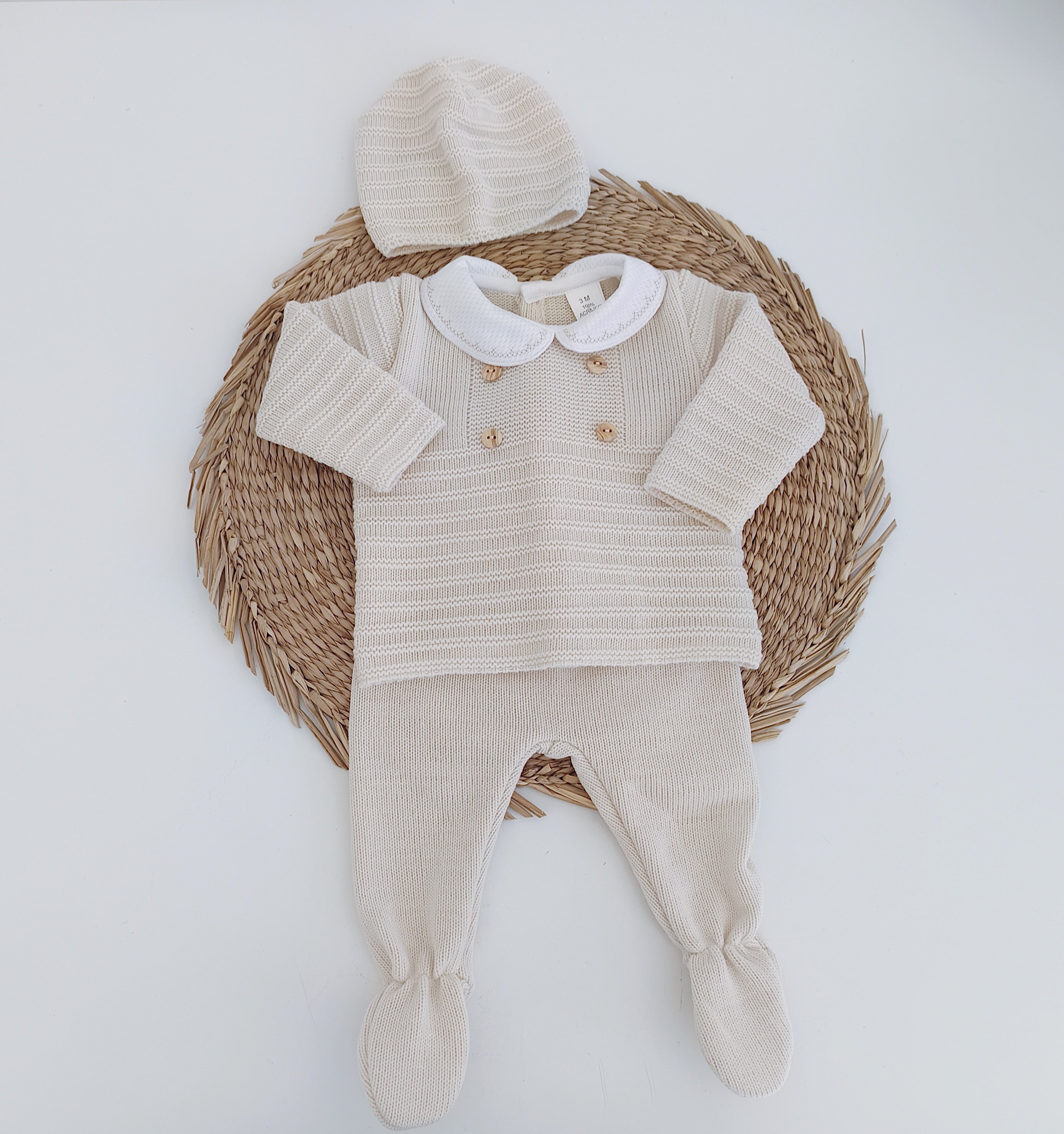 Conjunto de Malha com Gorro Quatro Botões Areia