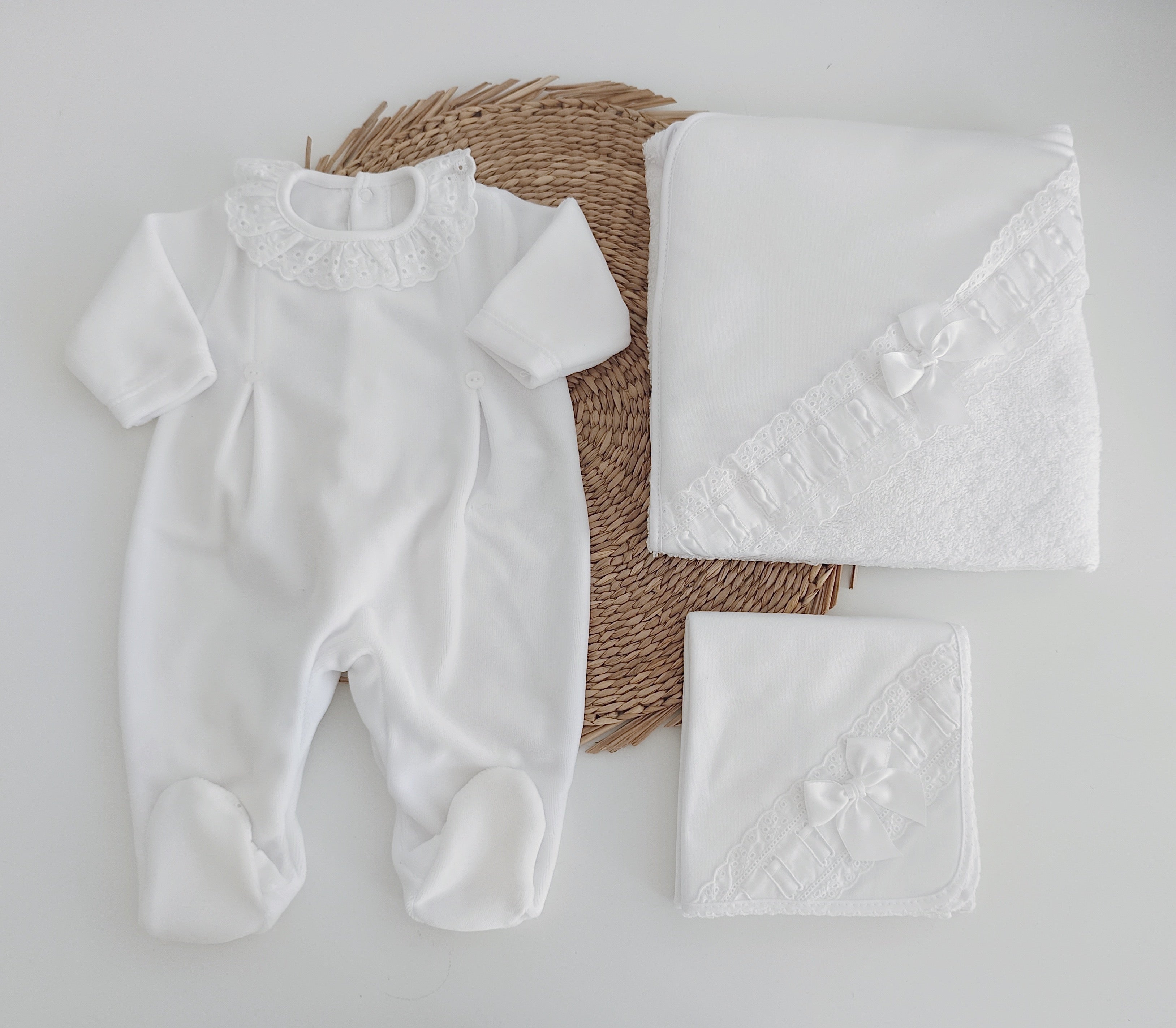 Conjunto de Bebé Renda Branca