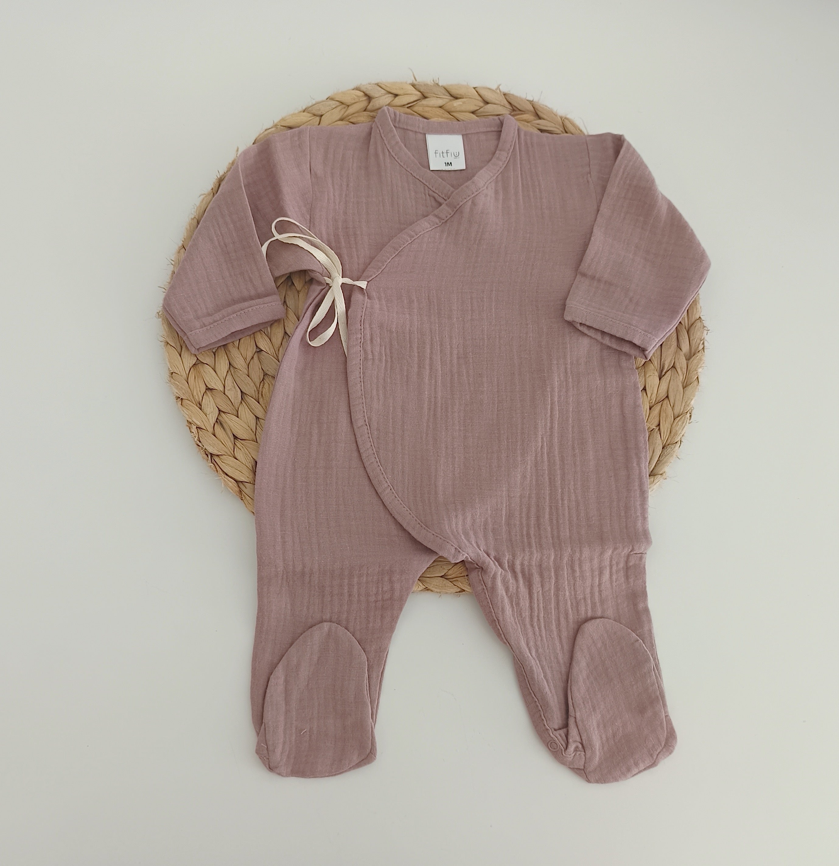 babygrow de musselina rosa velho com laço lateral FitFiu Babies