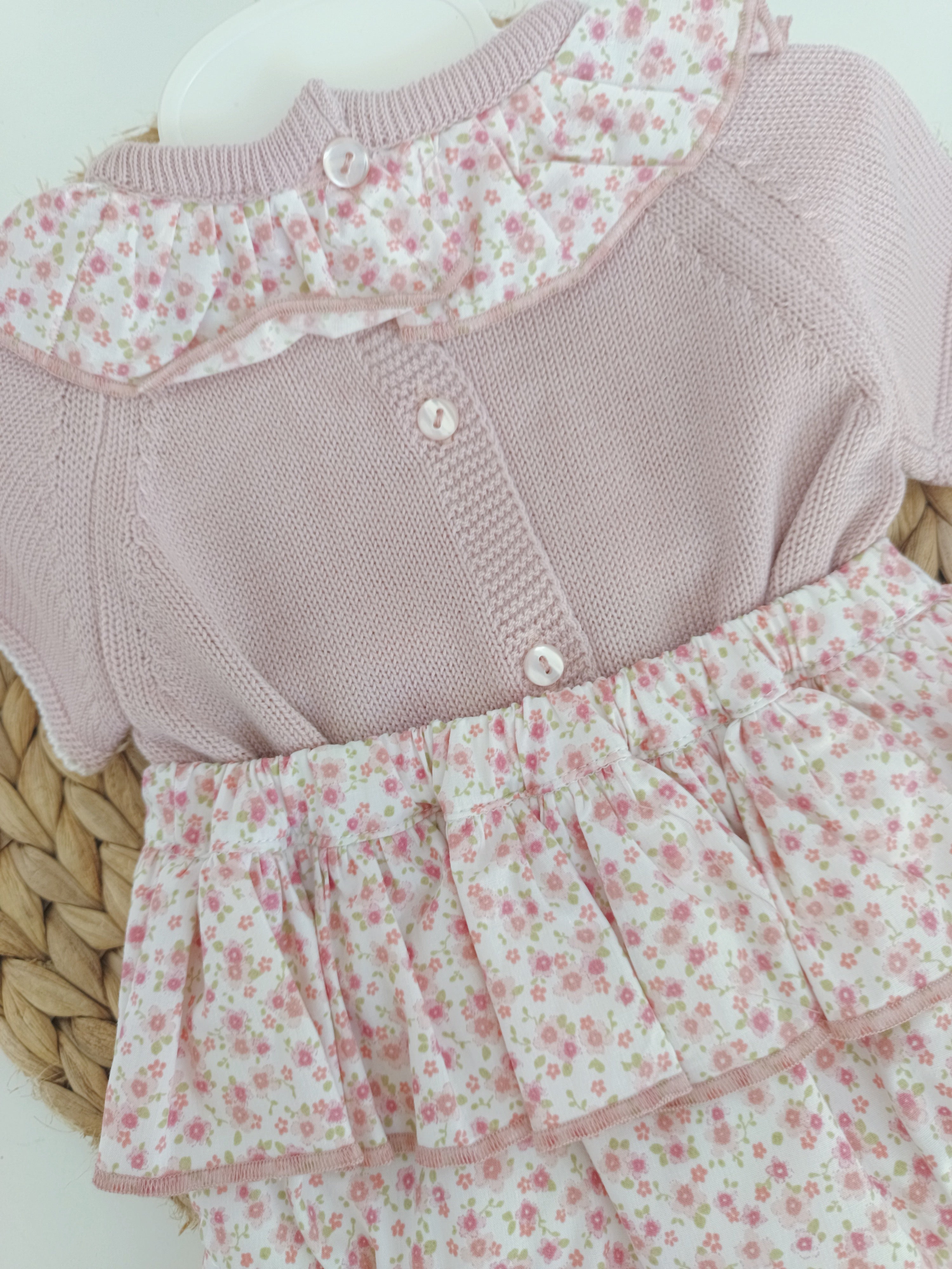 Tapa Fraldas com Blusa Manga Curta Flores Rosa Velho