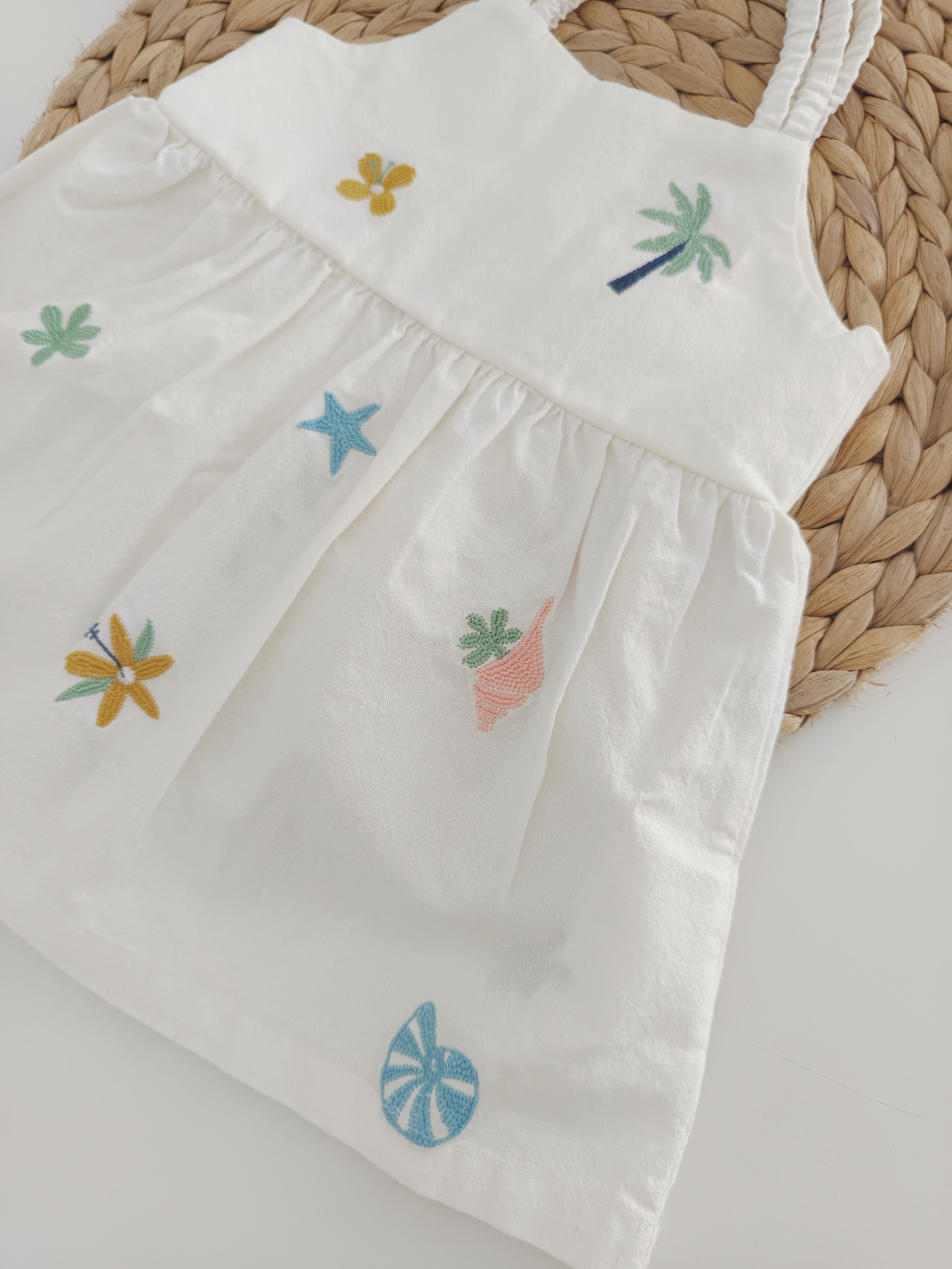 Vestido com Duas Alças Animais do Mar branco