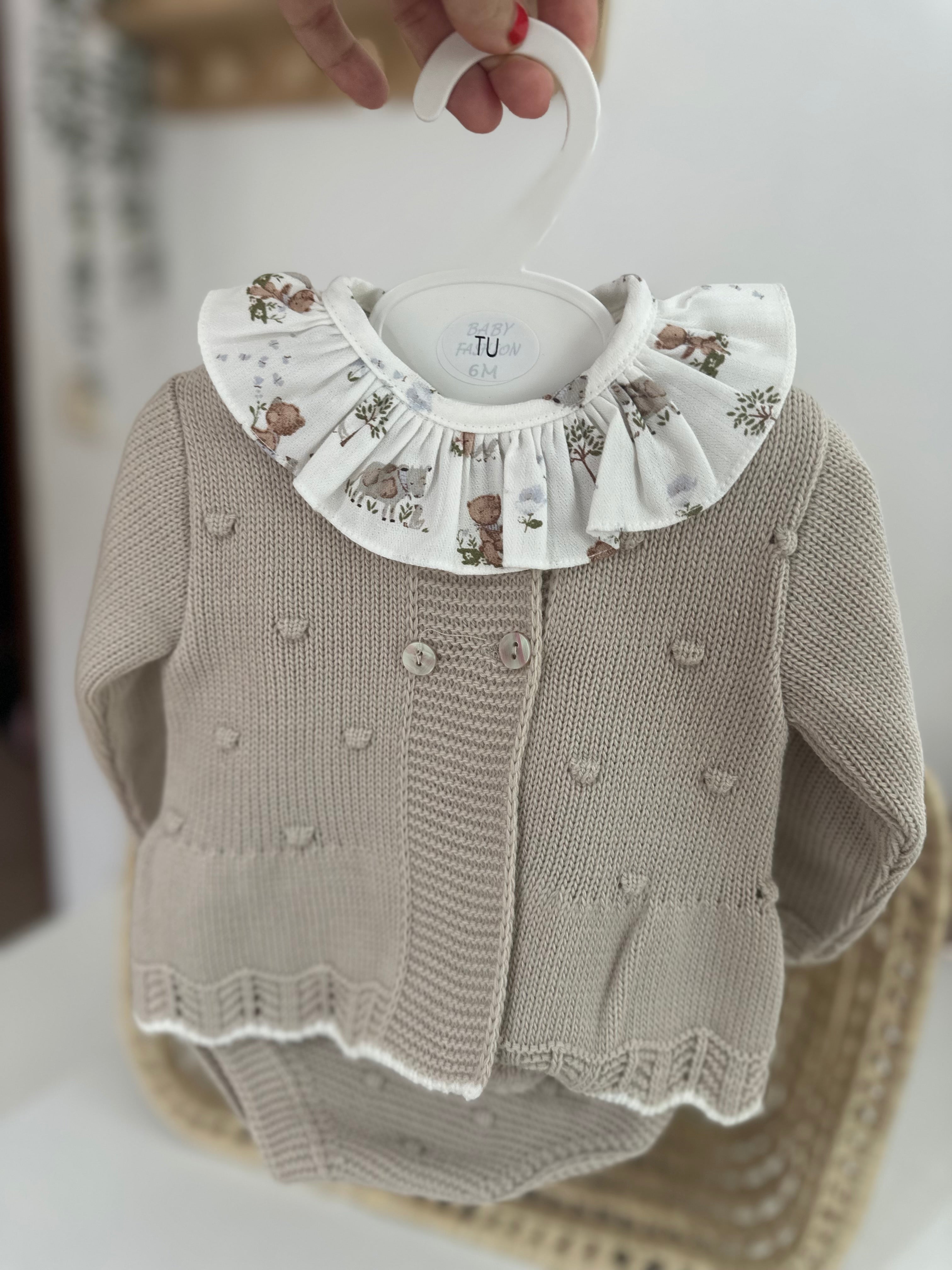 Conjunto Tapa Fraldas com Blusa e Casaco de Malha Ursinhos Areia