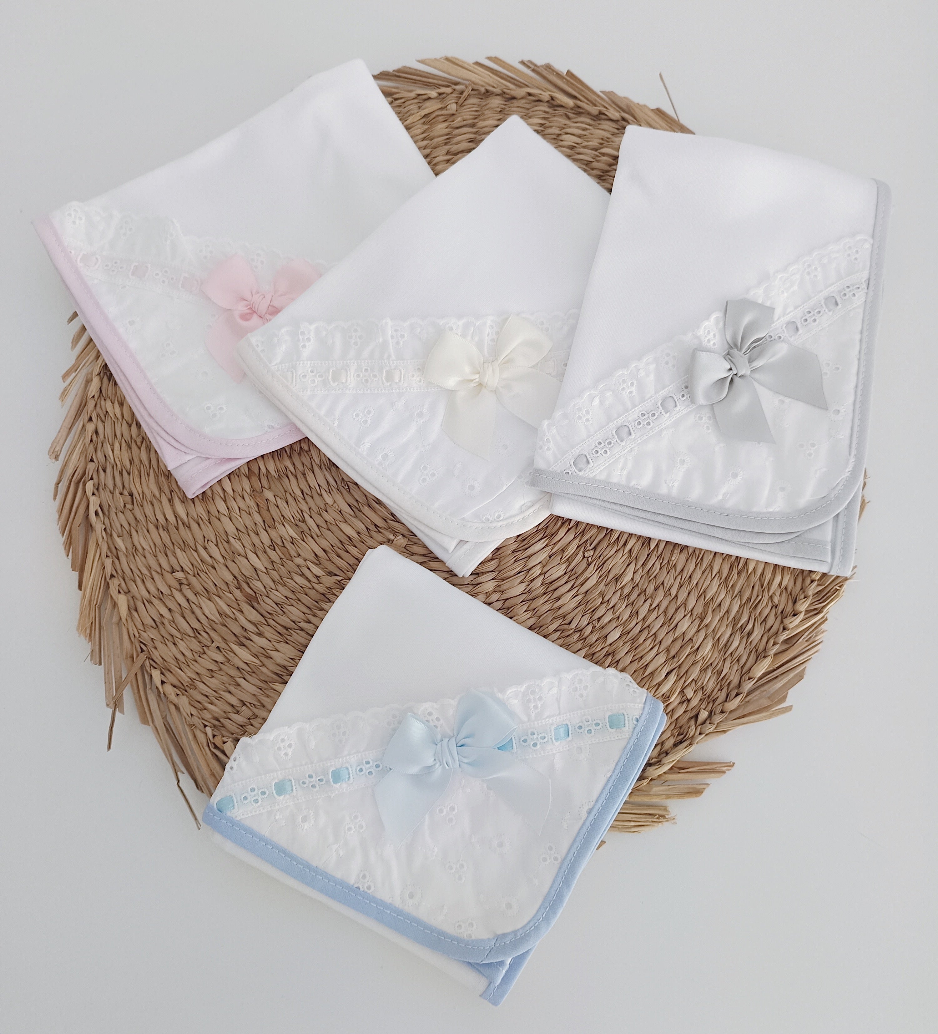 Fralda Algodão Bordado Inglês com Laço