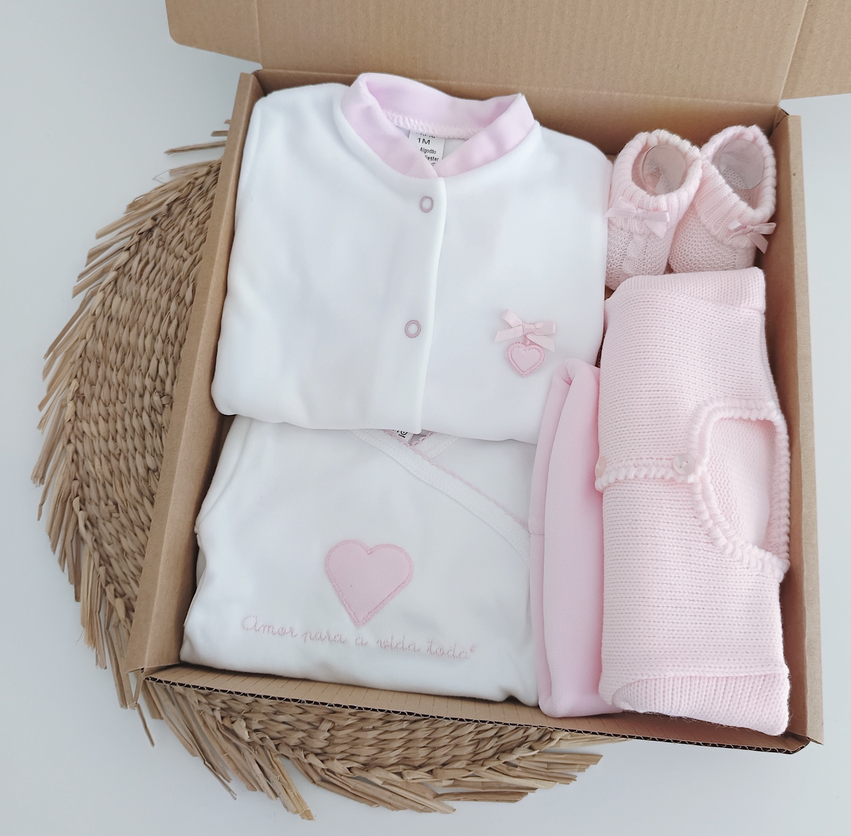 Amor Para a Vida Toda® | Conjunto Primeira Roupinha Coração Rosa
