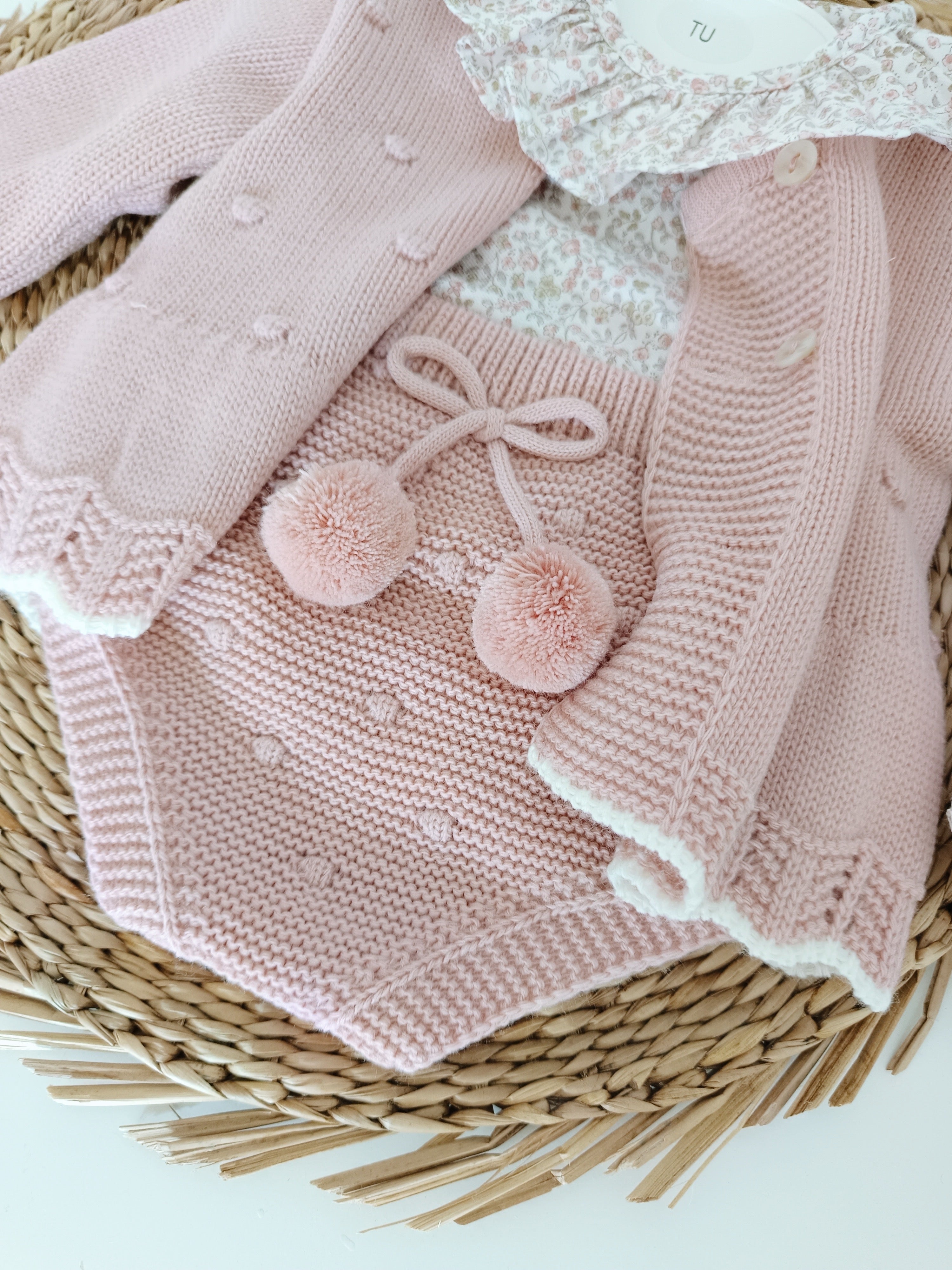 Conjunto Tapa Fraldas com Blusa e Casaco de Malha Florinhas Rosa Velho