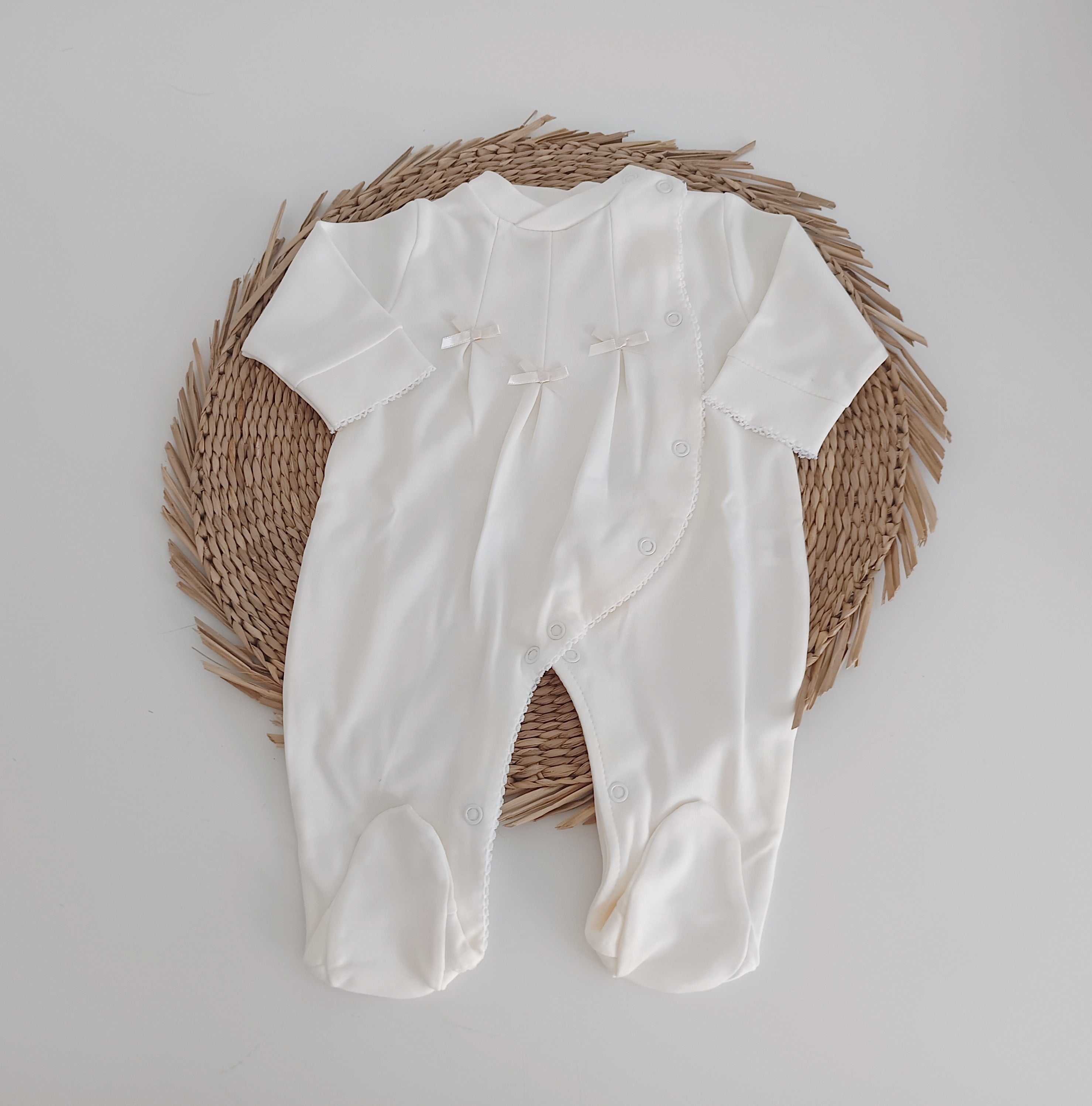 Babygrow Algodão Três Lacinhos Pérola