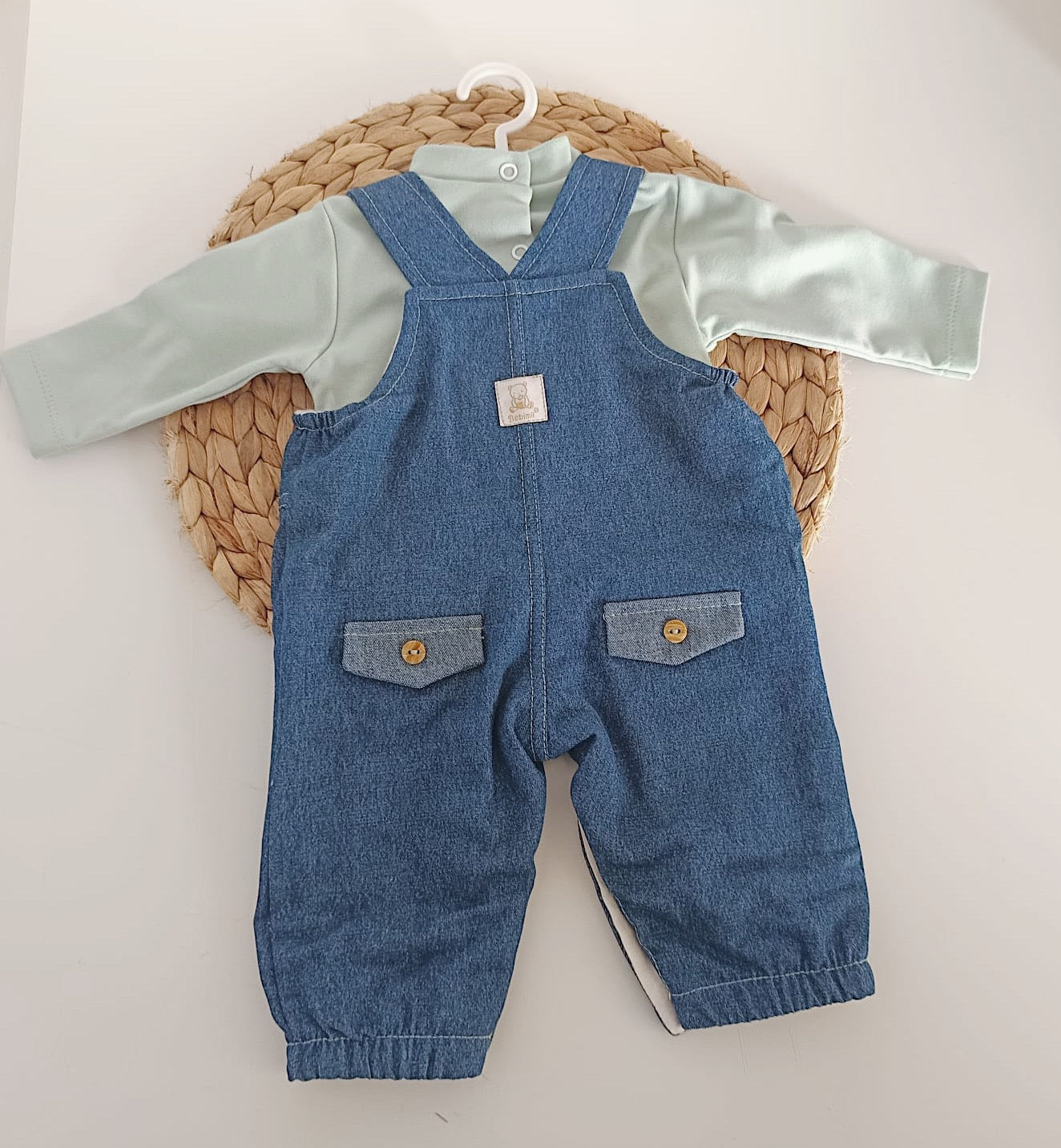 Jardineiras de Ganga com Camisola Bolso Verde