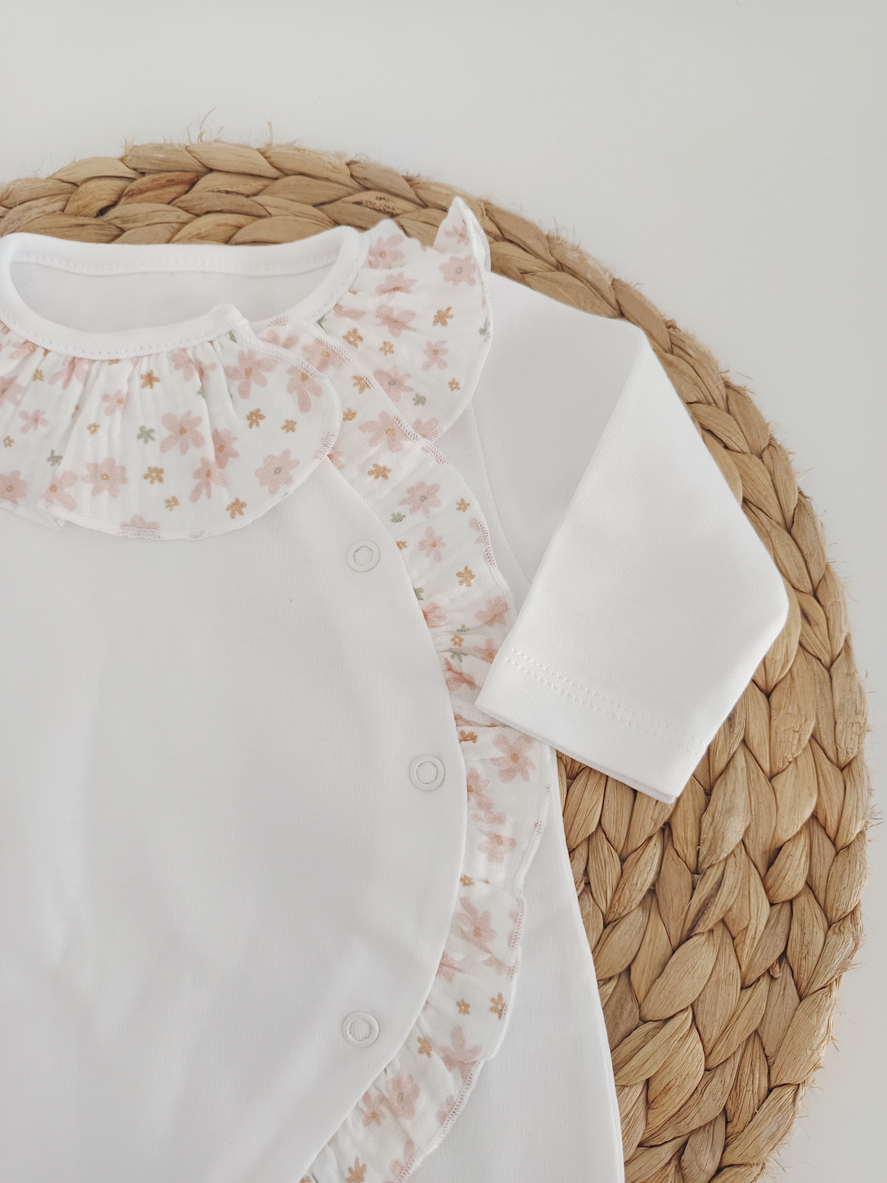 Babygrow Folho e Gola Musselina Flores Salmão