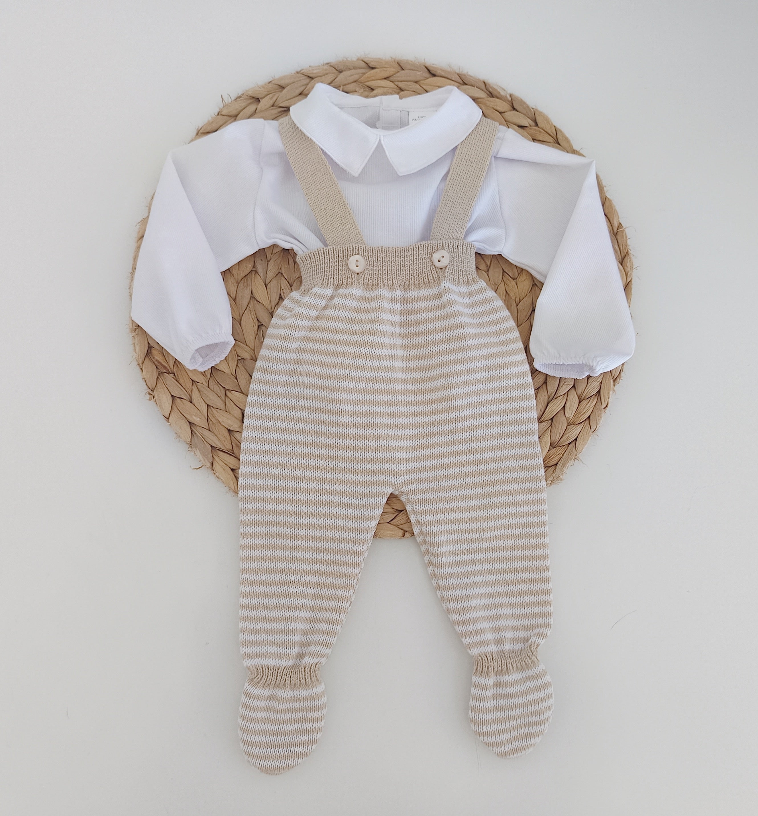 Jardineiras de malha c/ camisa gola bico Areia