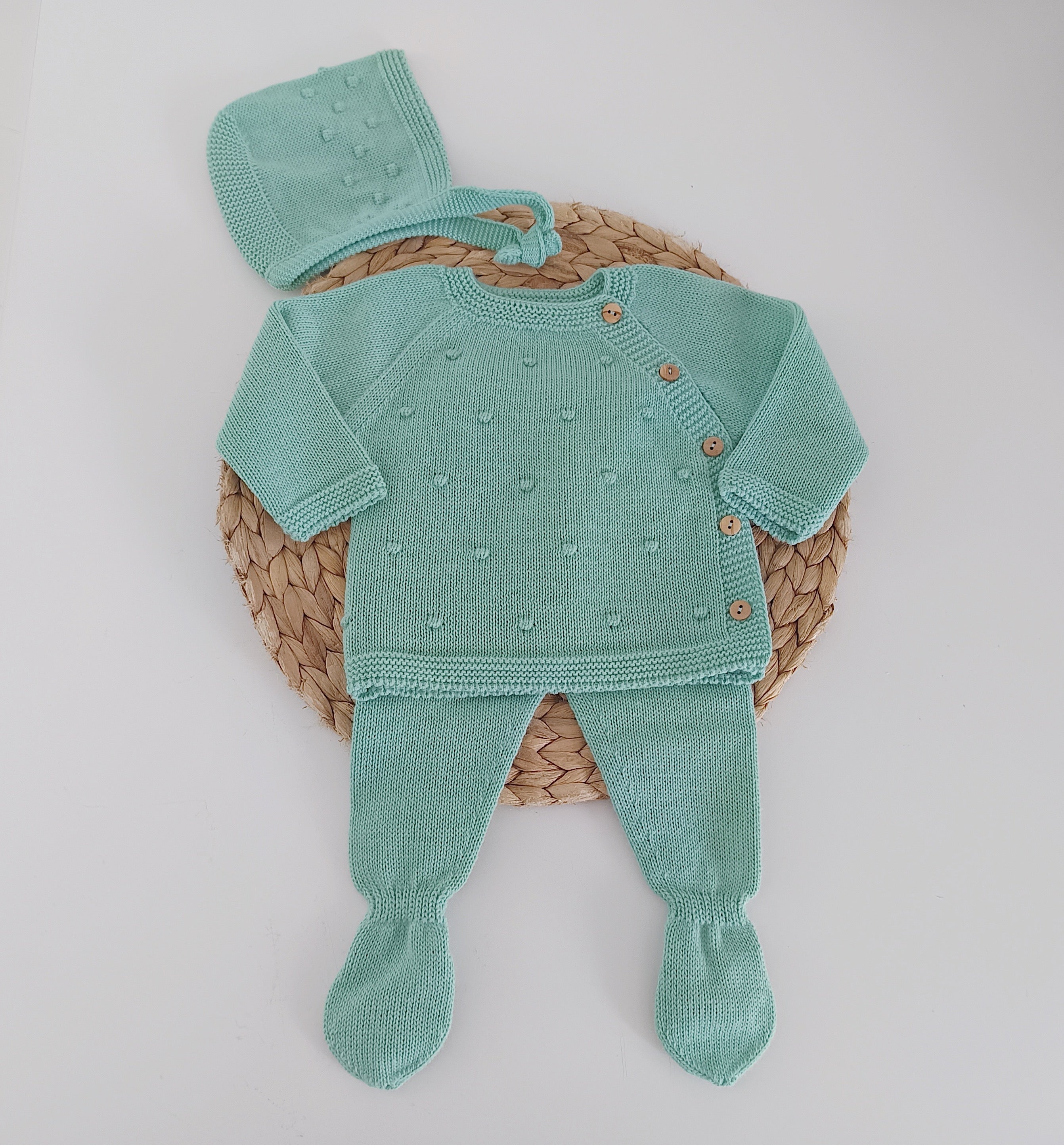 Conjunto de Malha Pompons em Relevo Botões com Touca Verde