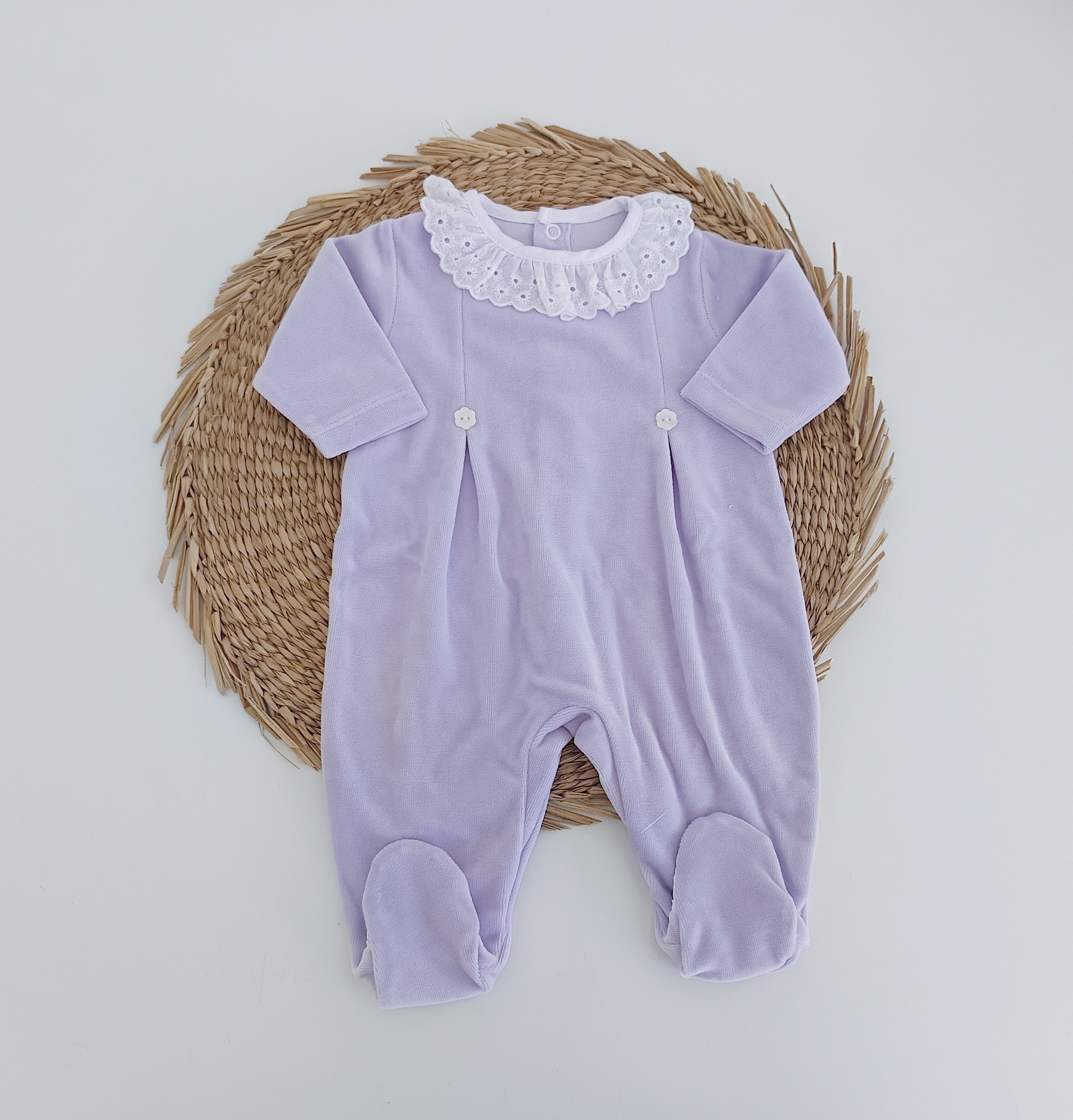 Babygrow Veludo Com Botões Flor e Gola De Folho Lilás