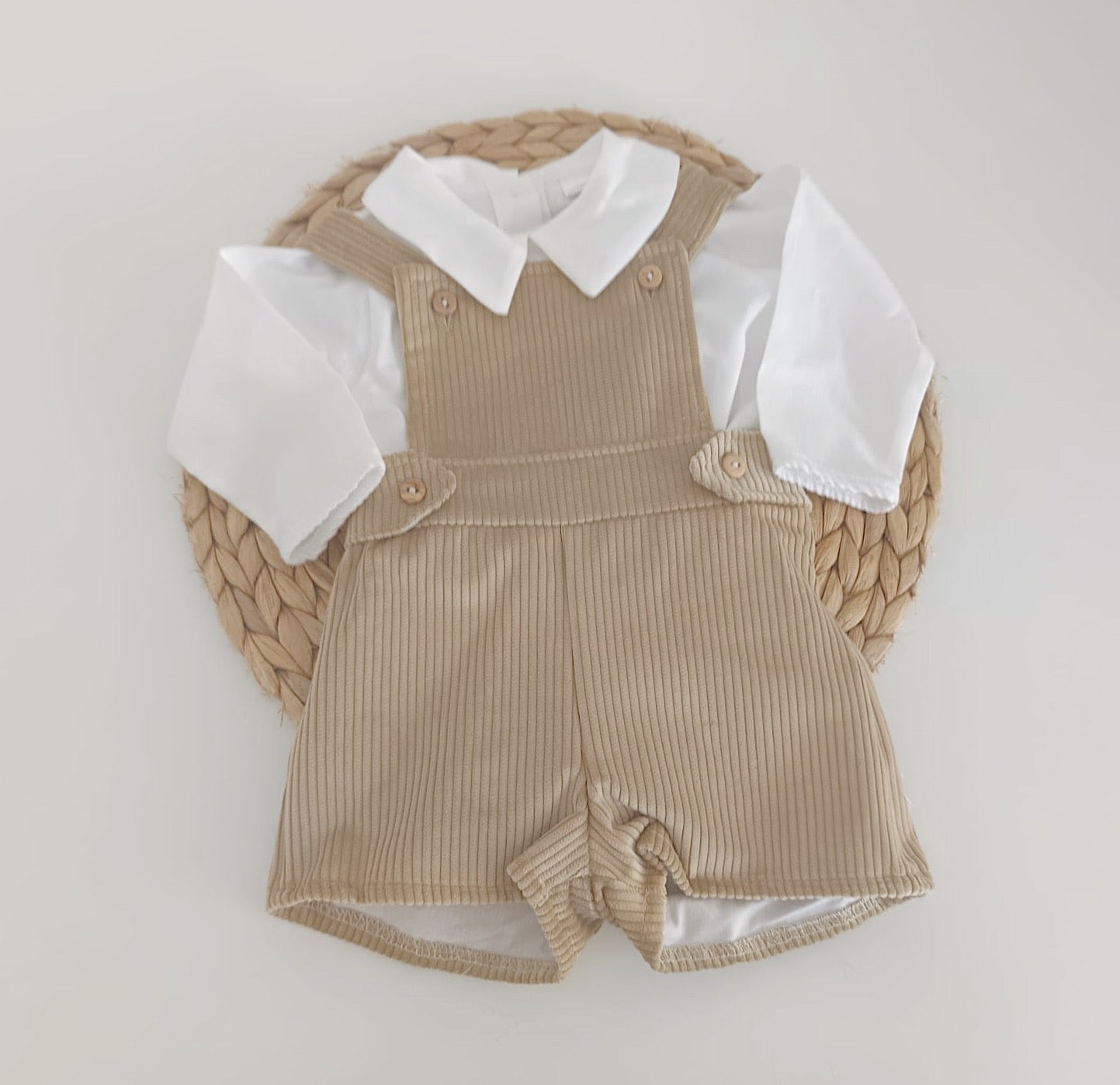 Jardineiras Calções Bombazine Bolso com Camisa Areia