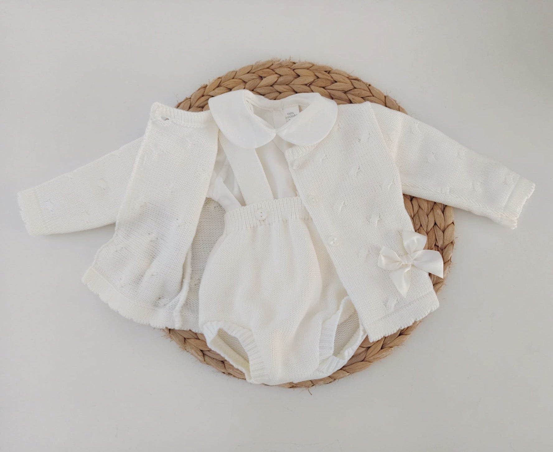 Conjunto Fofo com camisola e Casaco de Malha Laços Pérola
