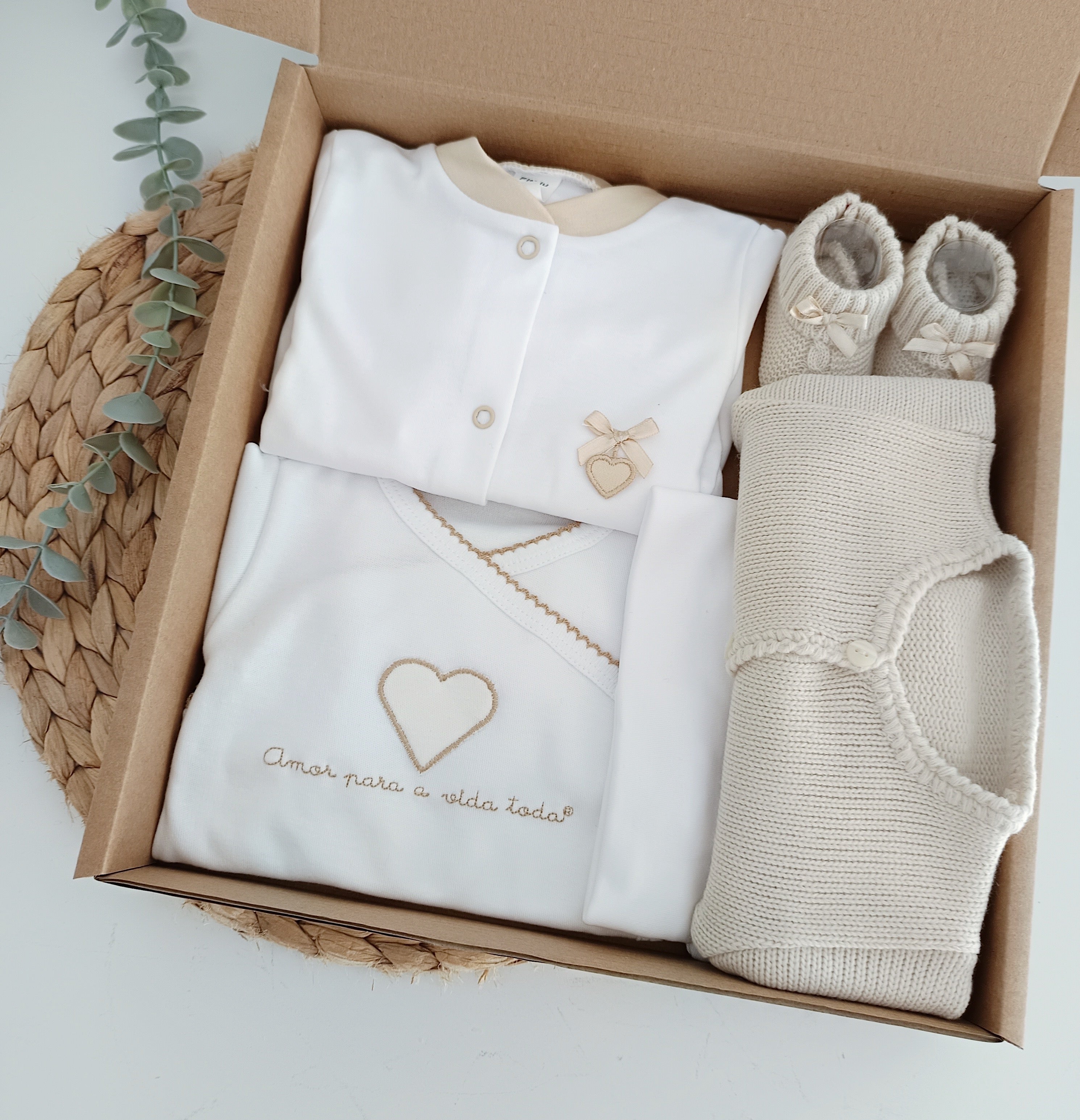 Amor Para a Vida Toda® | Conjunto Primeira Roupinha Coração Areia
