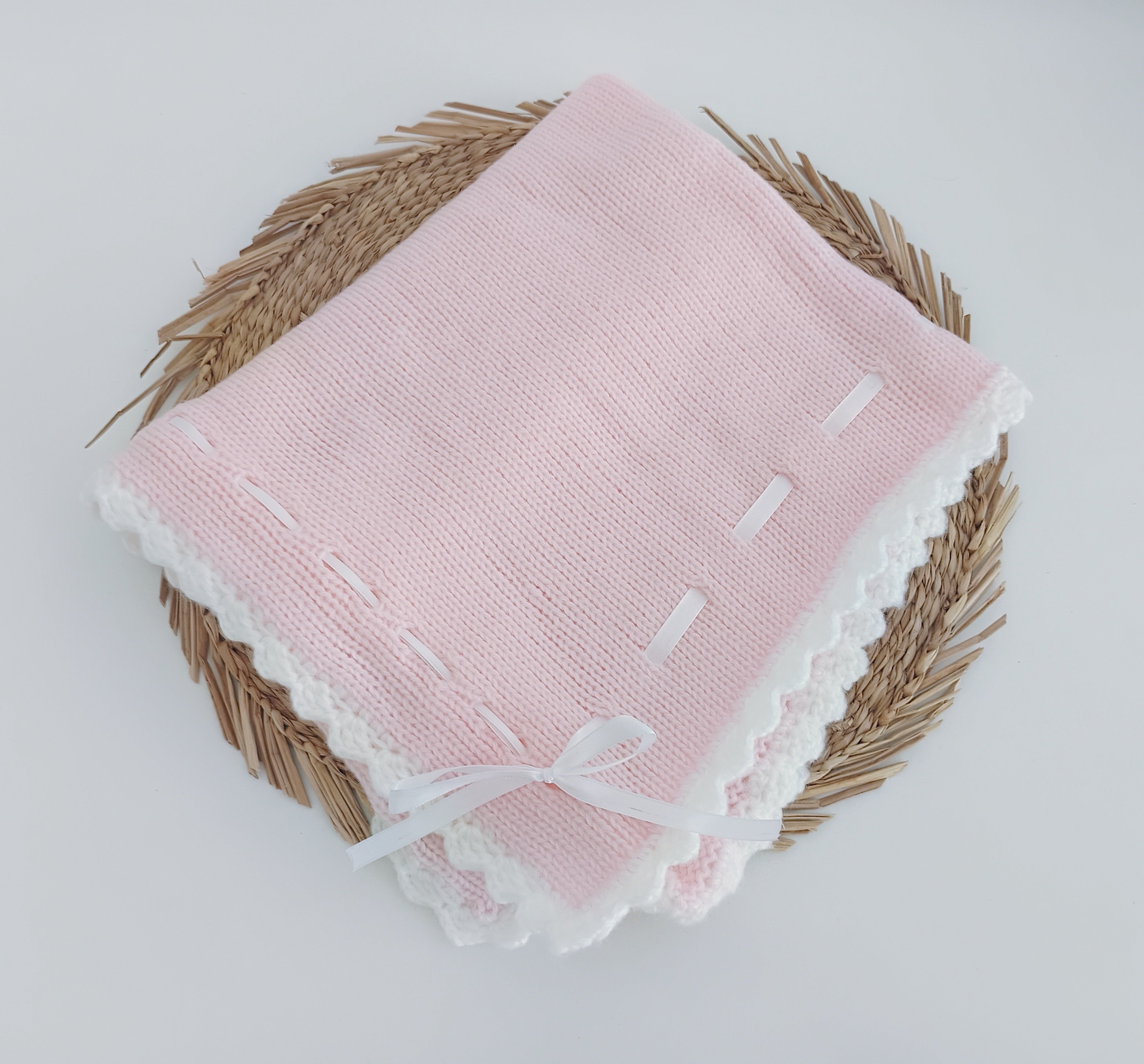 Conjunto de Malha para Bebé feito à Mão com Laço em Cetim Rosa