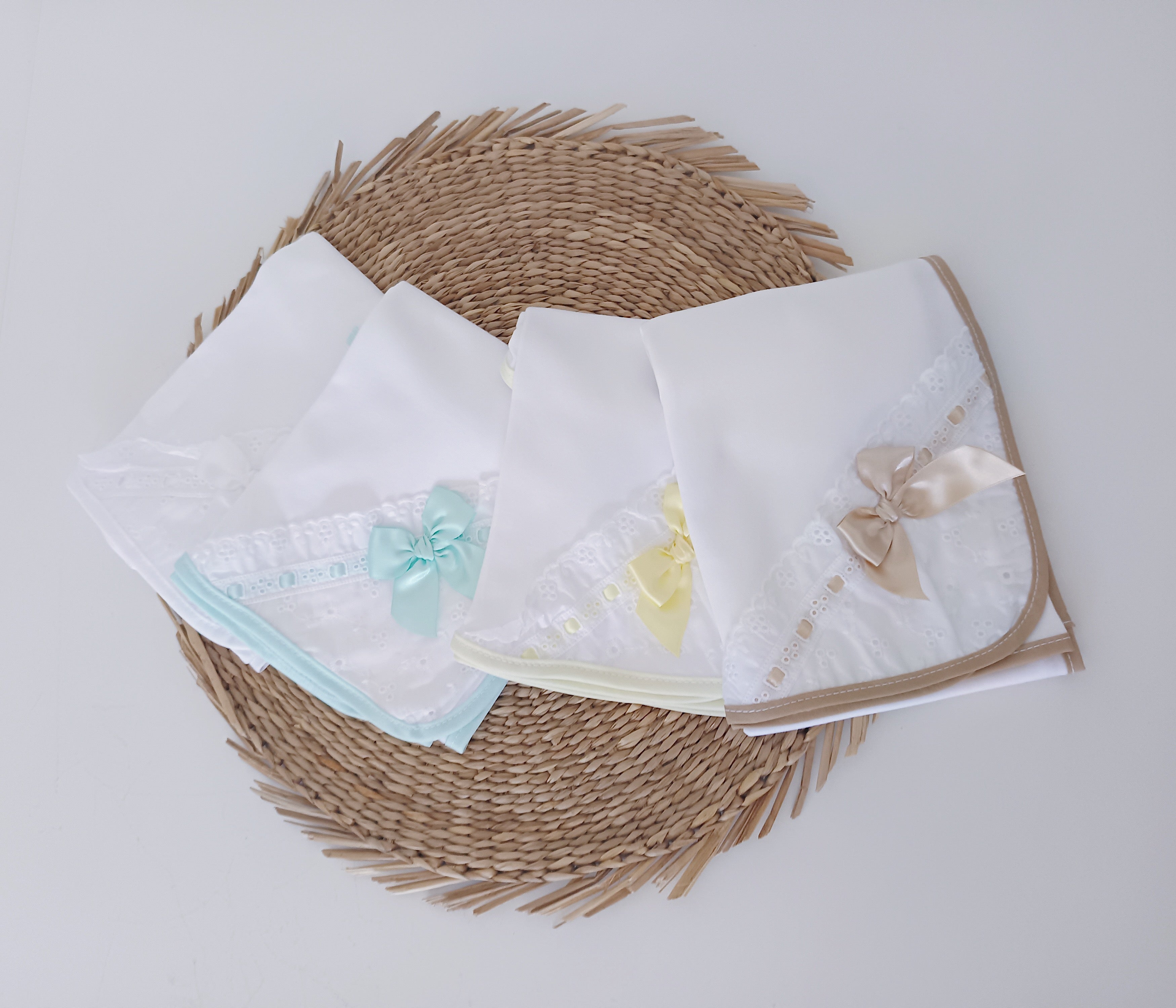 Fralda Algodão Bordado Inglês com Laço