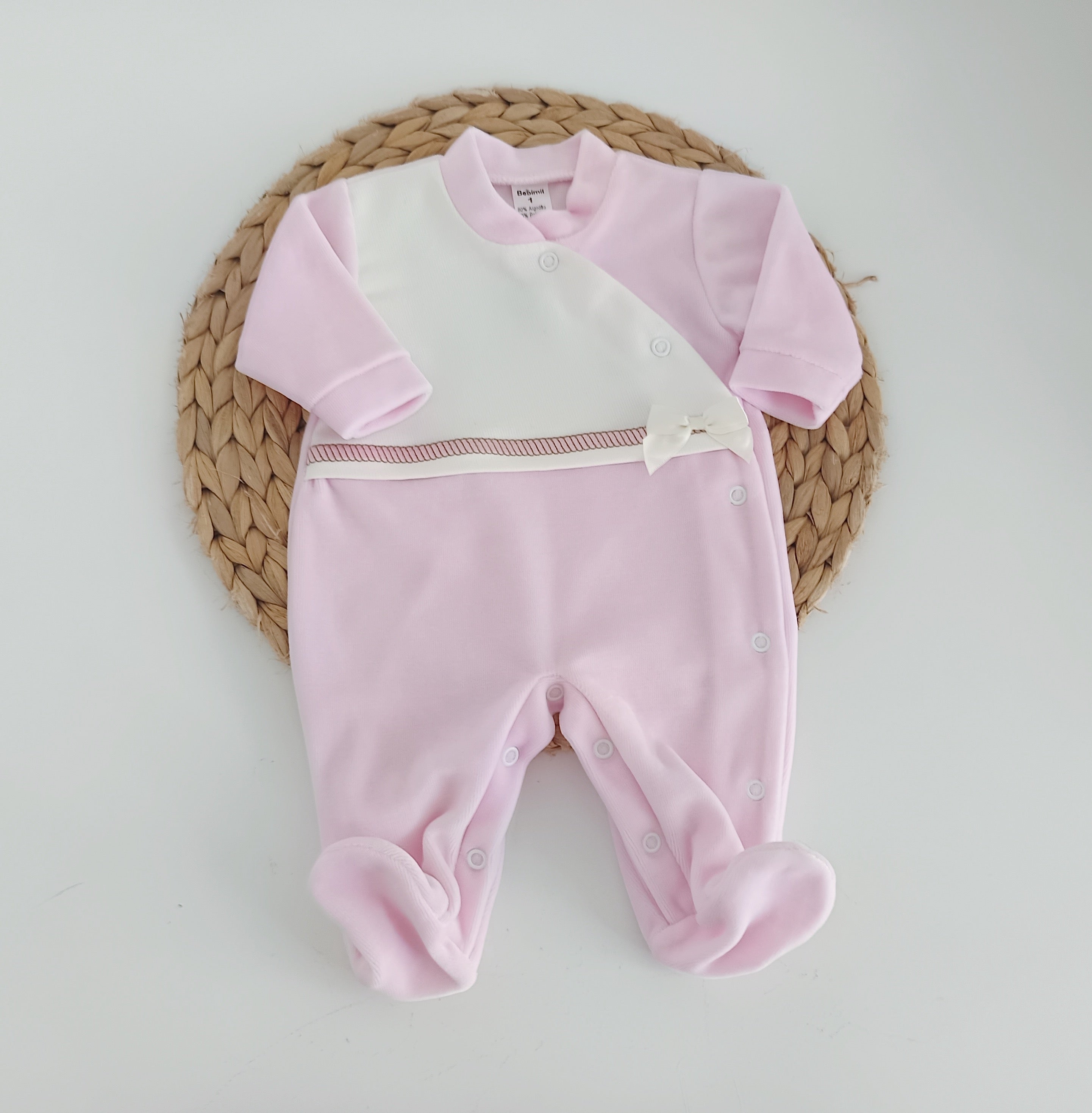 Babygrow Veludo Peitilho Barra Rosa