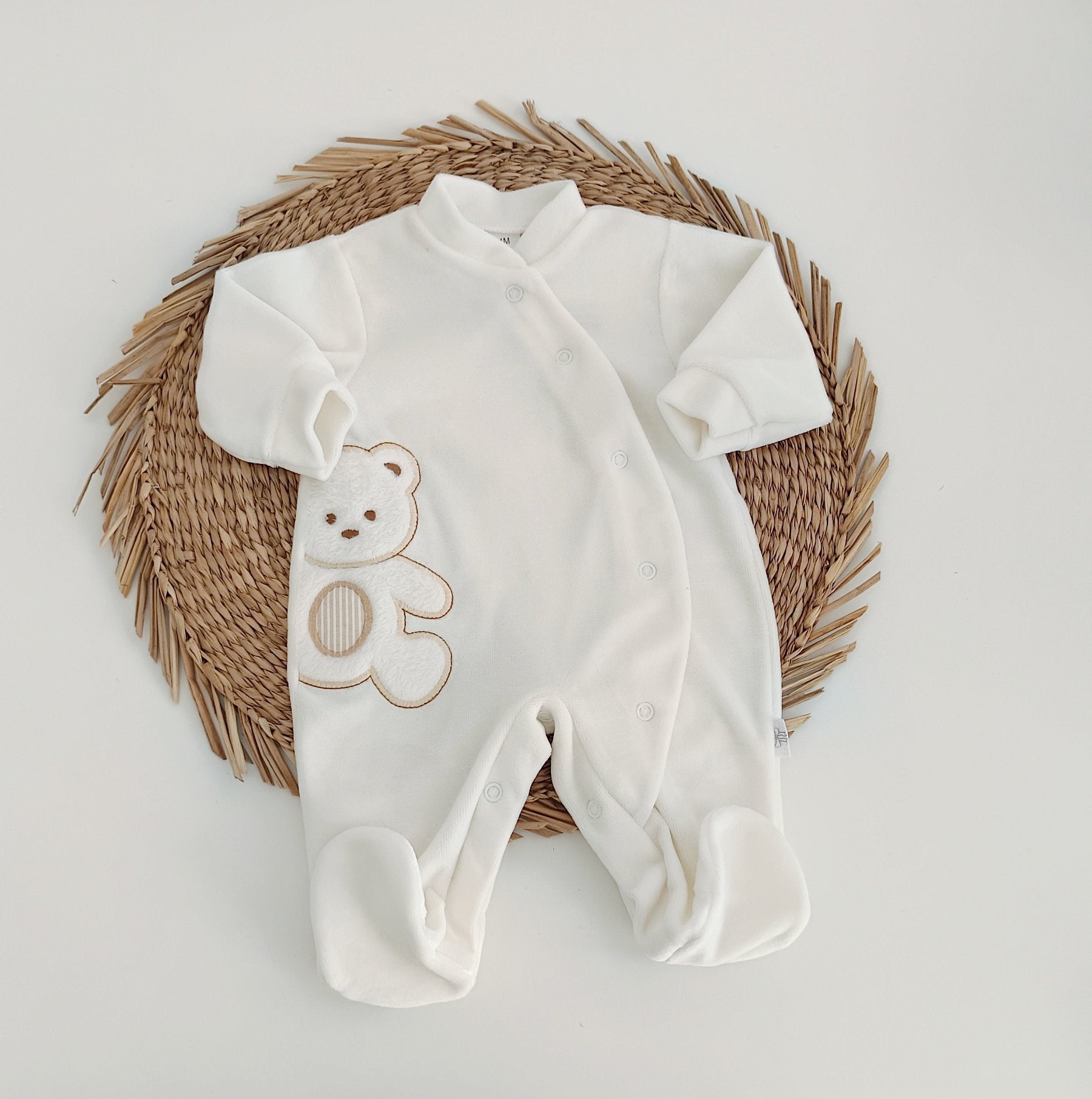 Babygrow Veludo Urso de lado Pérola