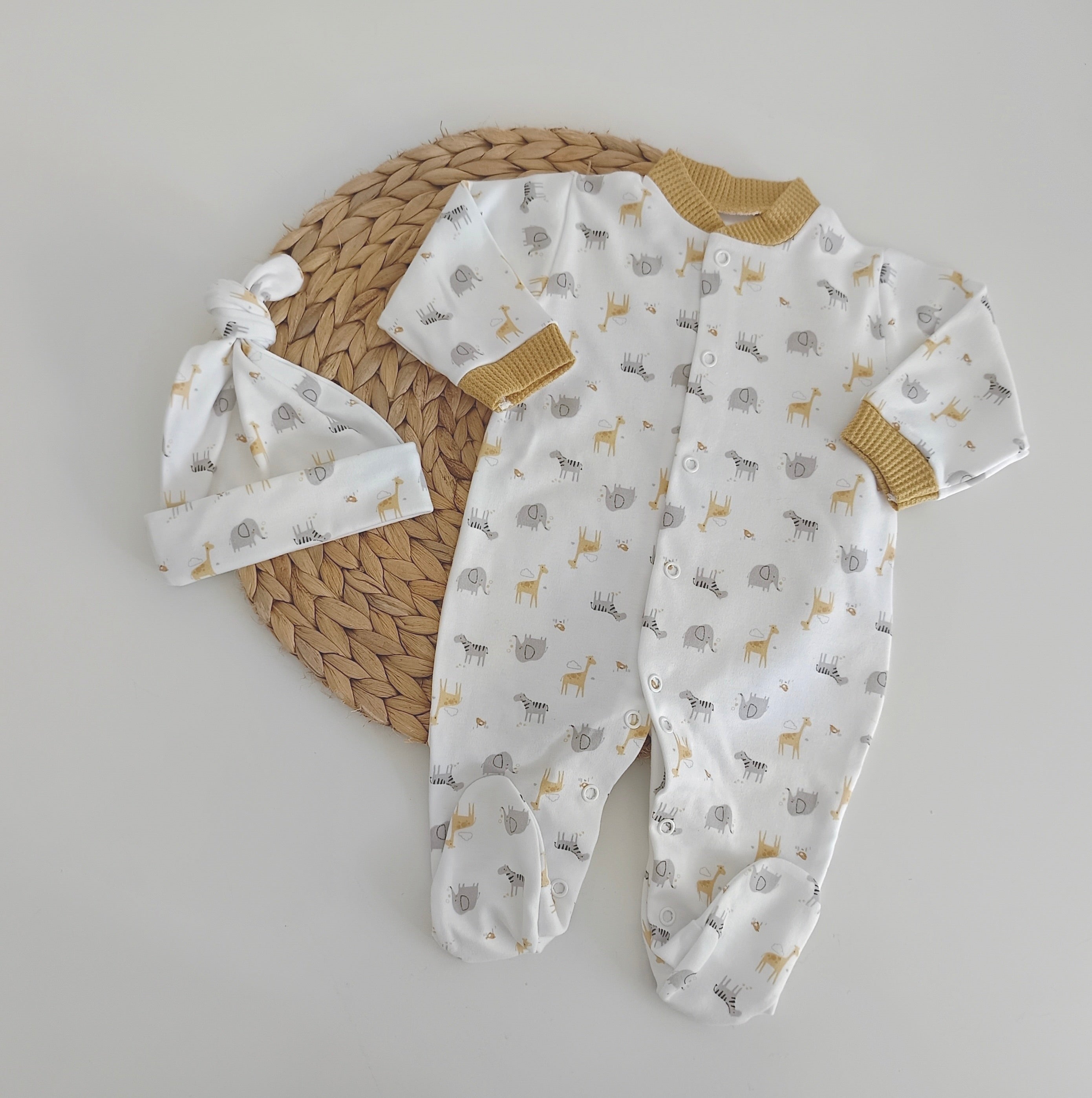 babygrow de algodão com animais da selva FitFiu Babies