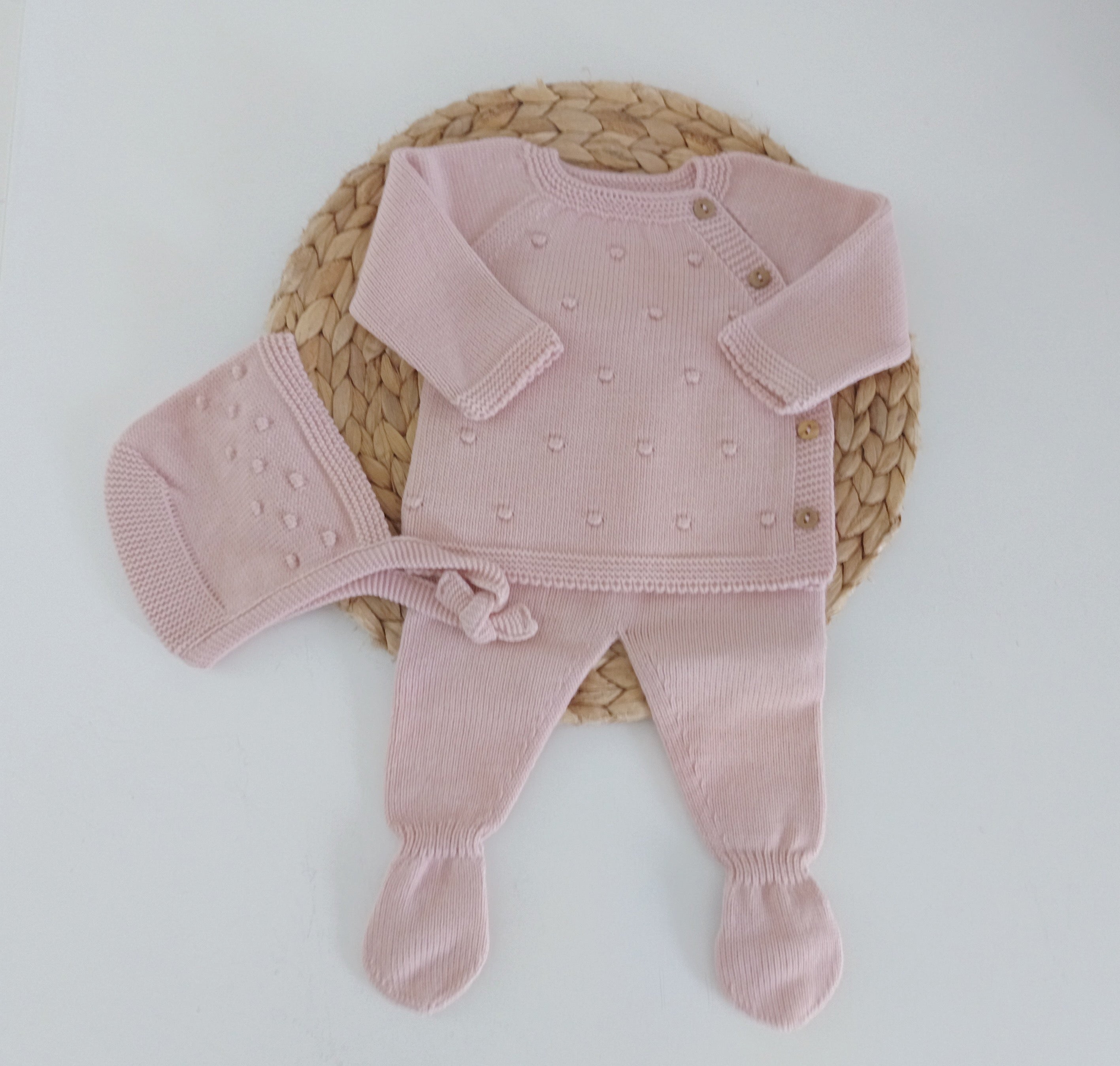 Conjunto de Malha Pompons em Relevo Botões com Touca Rosa Velho