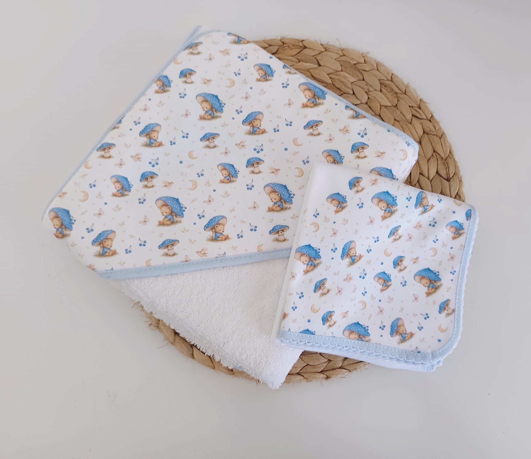 Conjunto Toalha de banho e Fralda para bebé Cogumelos Azul