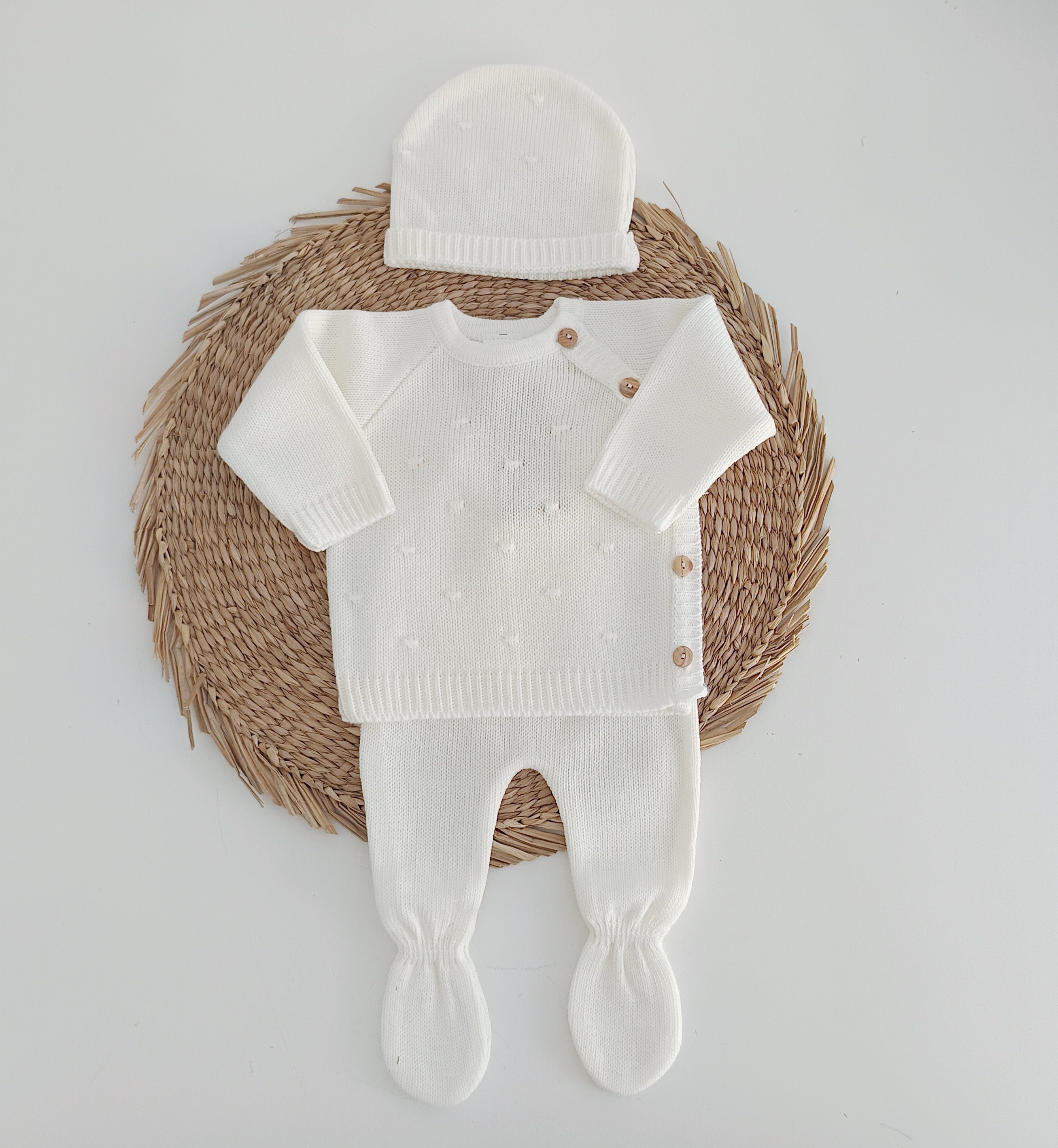 Conjunto de Malha Pompons em Relevo Botões com Gorro Pérola