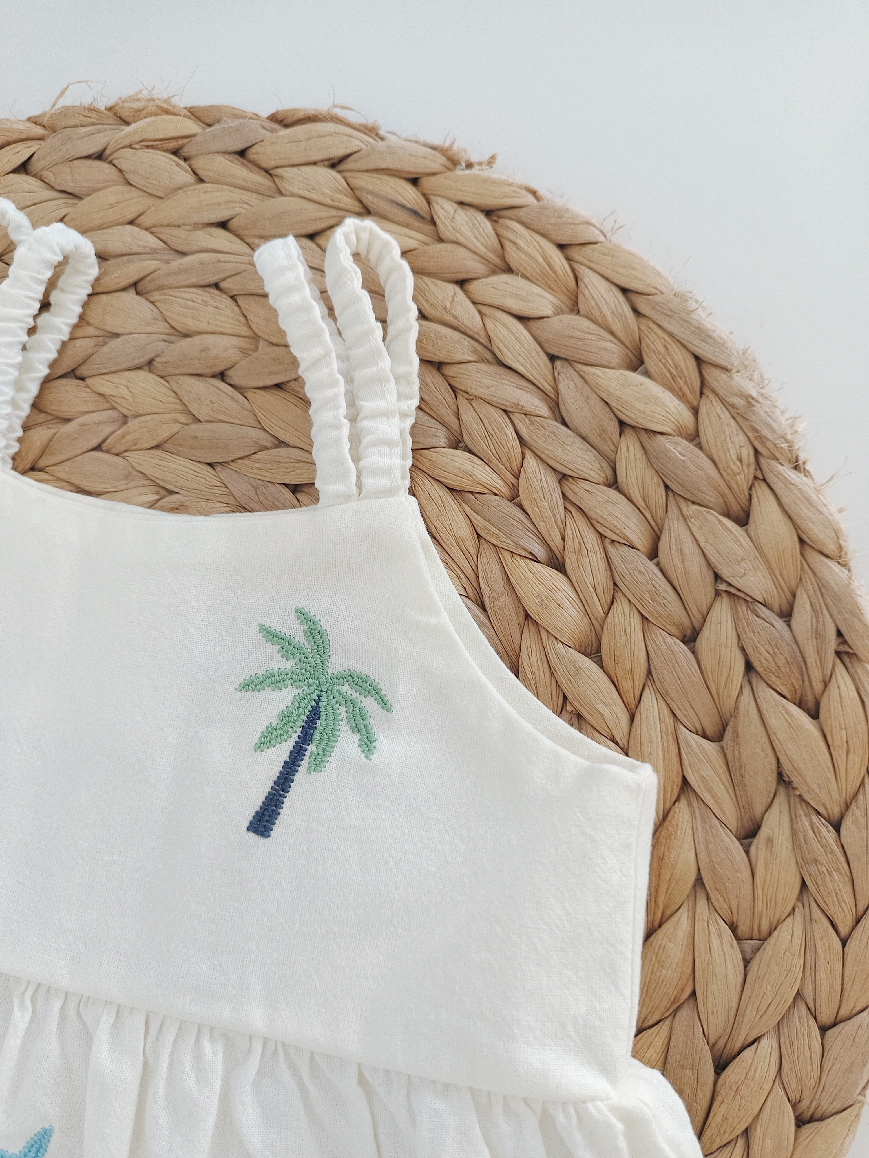 Vestido com Duas Alças Animais do Mar branco