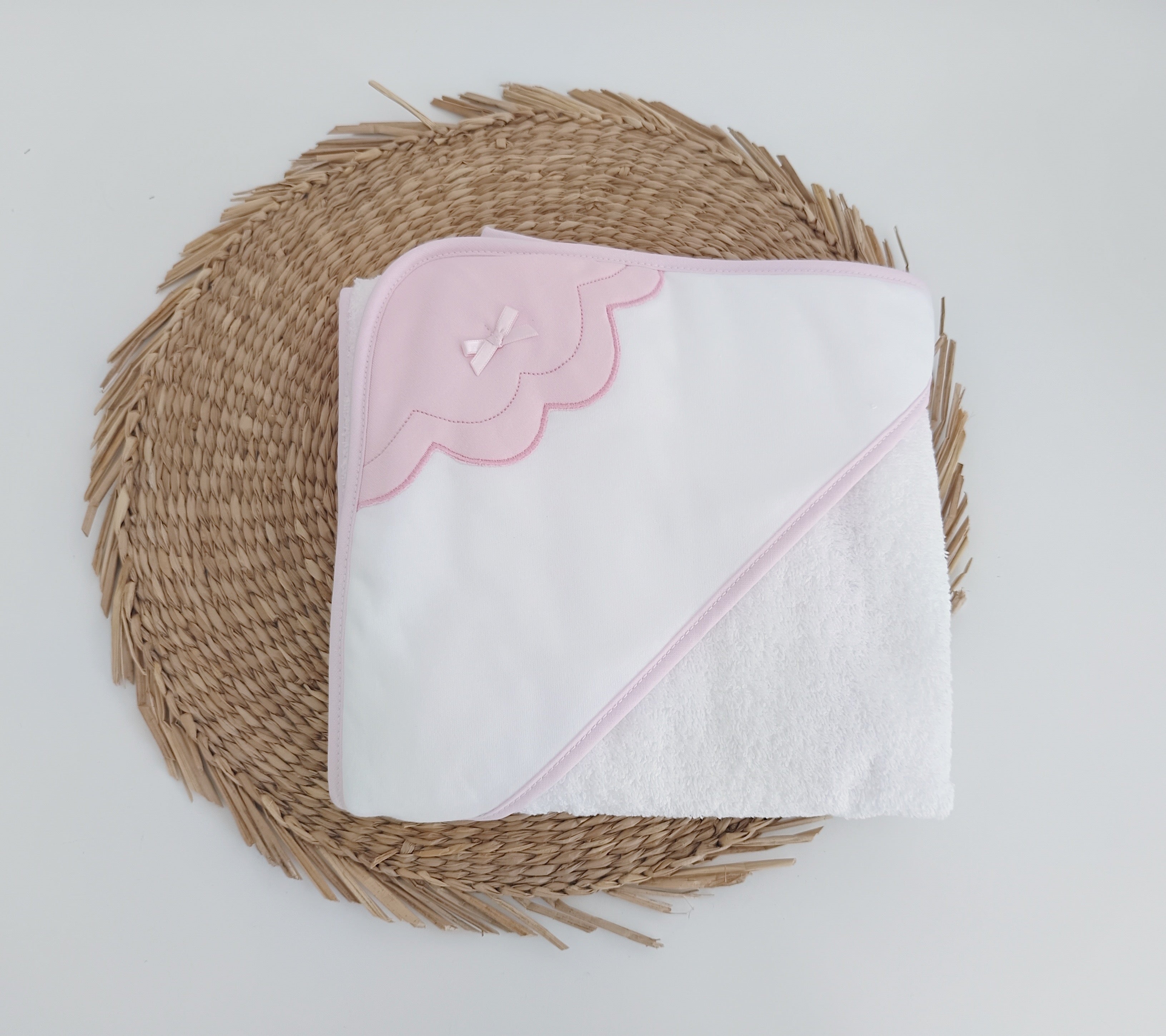 Conjunto de Primeira Roupinha com toalha e fralda Nuvem Rosa