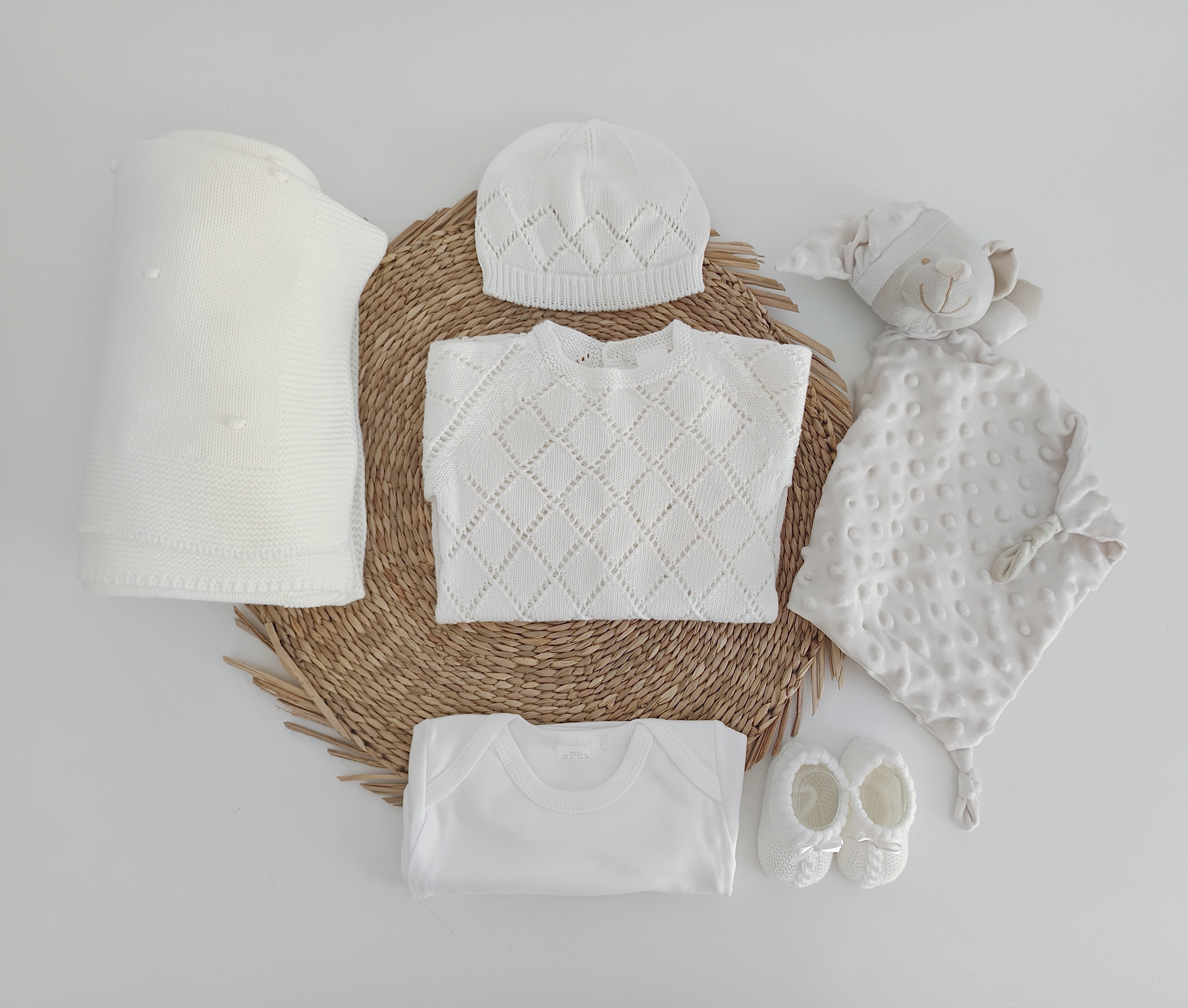 Conjunto de Malha com Manta e Doudou Losangos Pérola