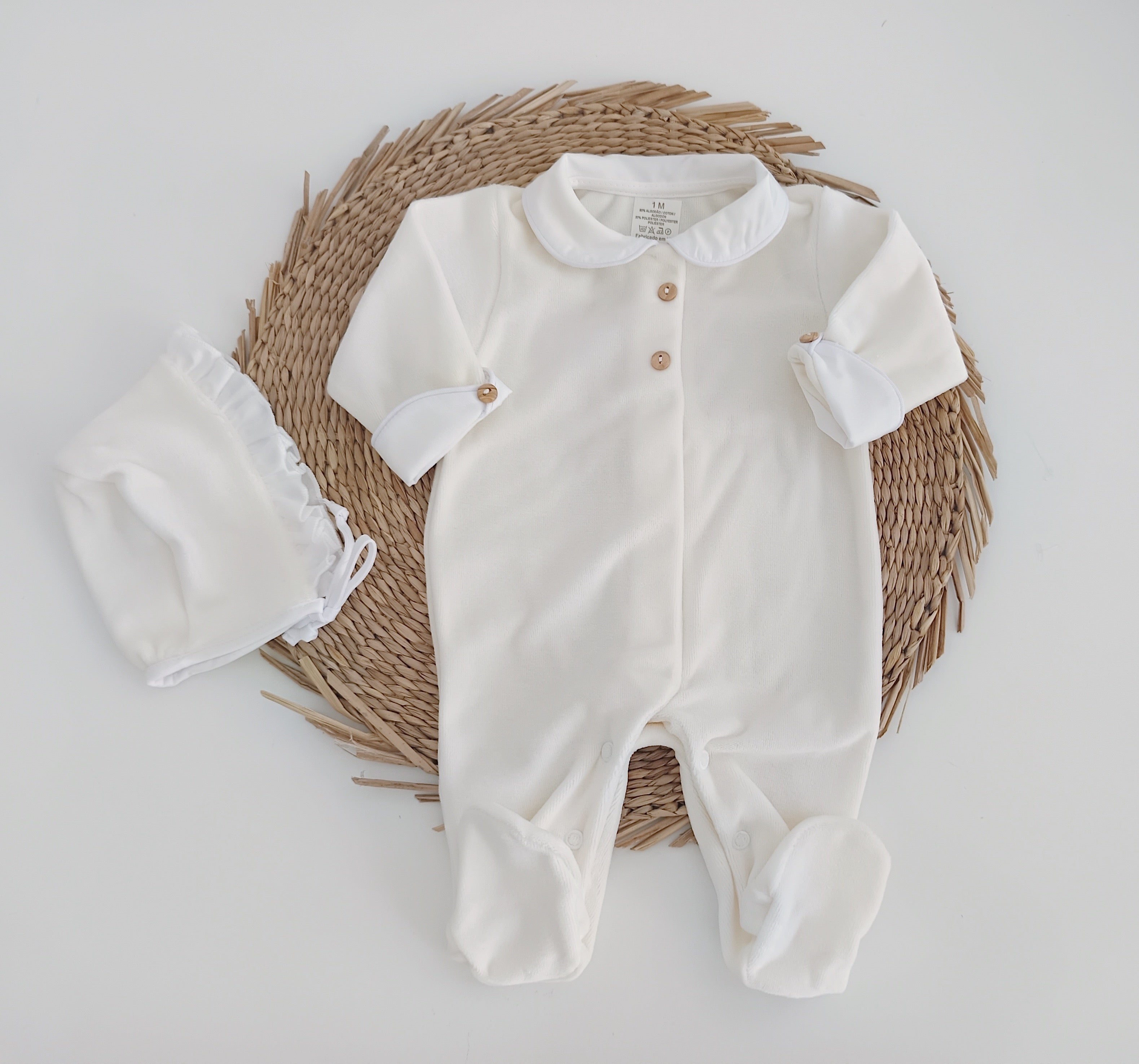 Babygrow Veludo com Touca Botões Pérola