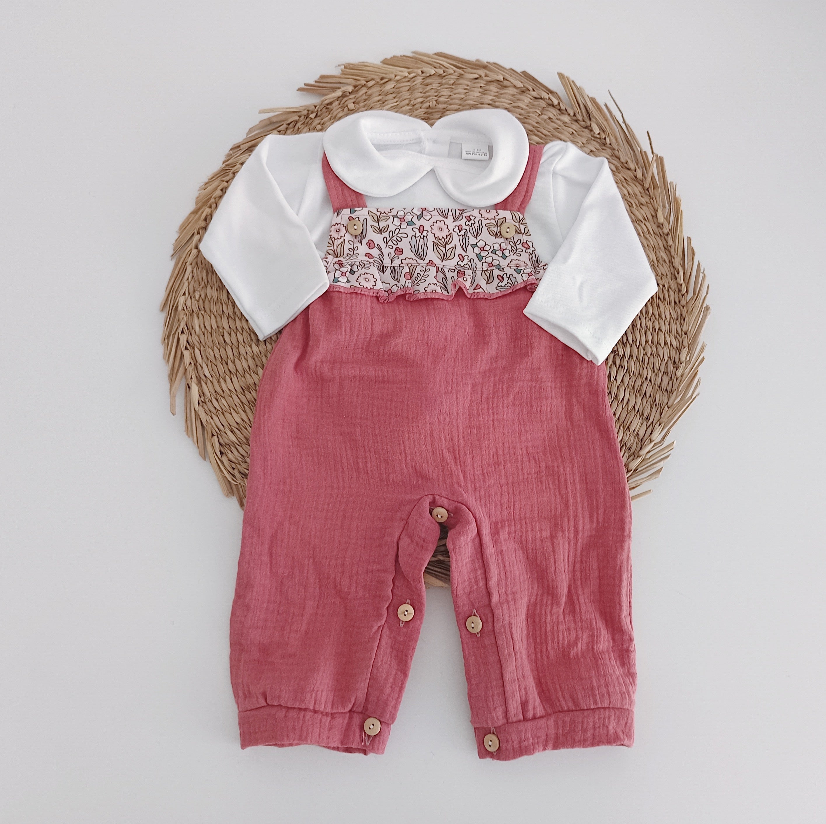 Macacão em Musselina com Blusa Flores Rosa Velho