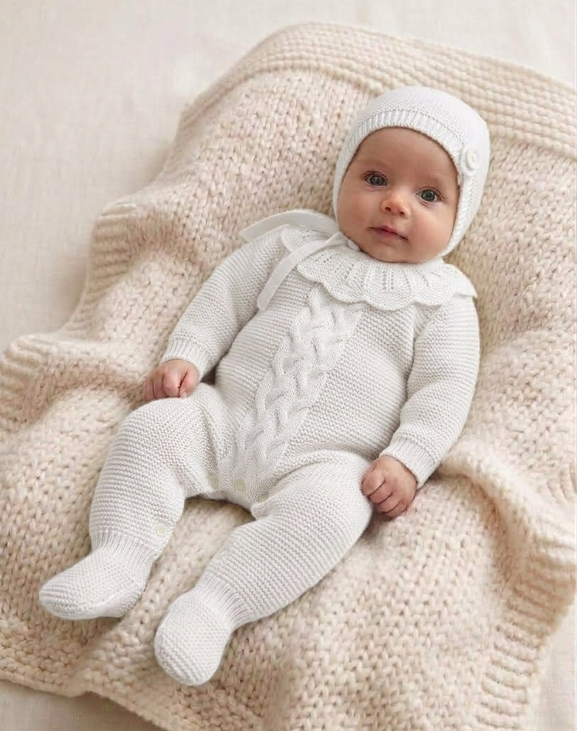 Babygrow de Malha Trança Gola com touca Pérola