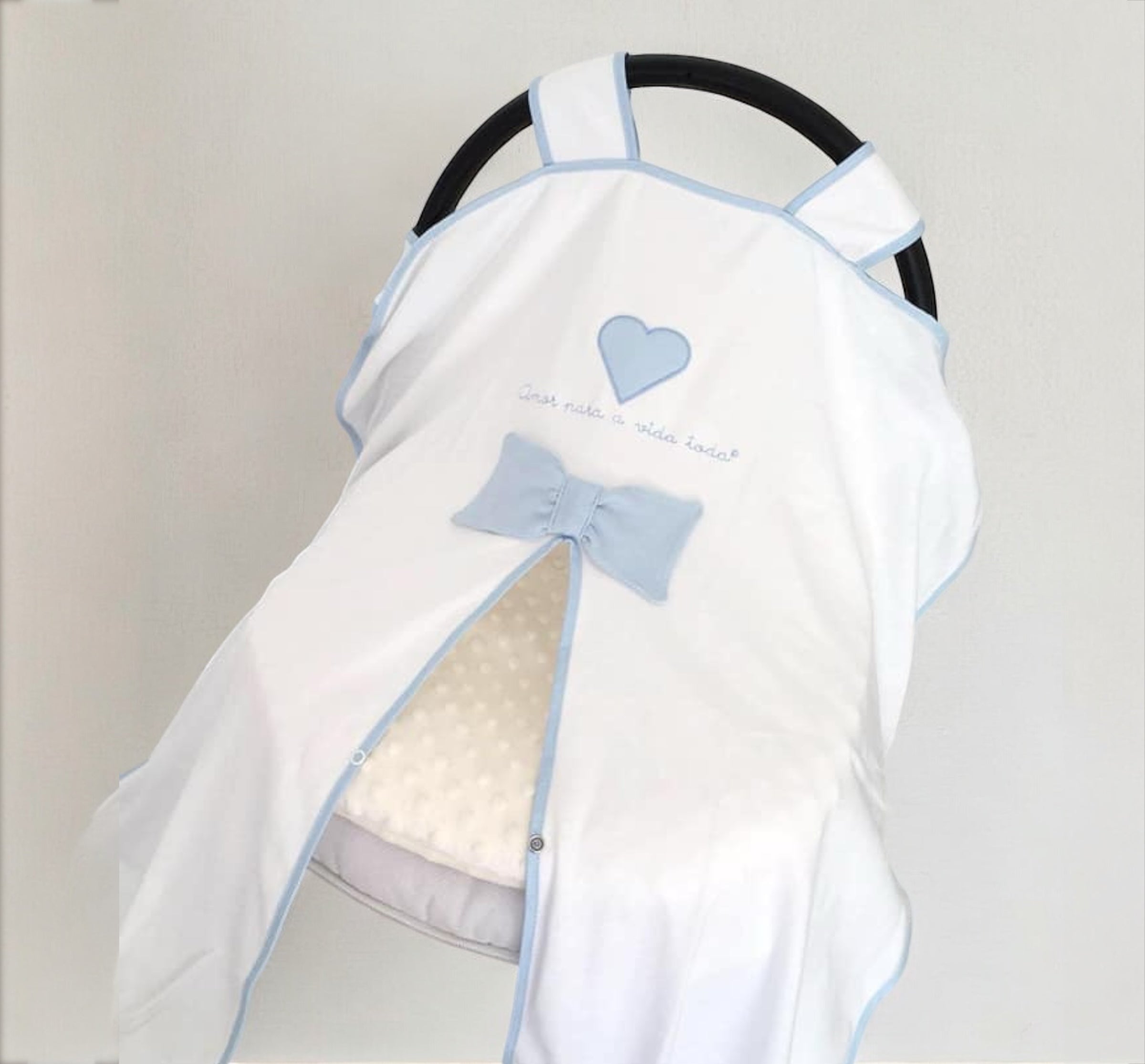 Amor Para a Vida Toda® | Fralda Tapa Ovo Cortina Azul